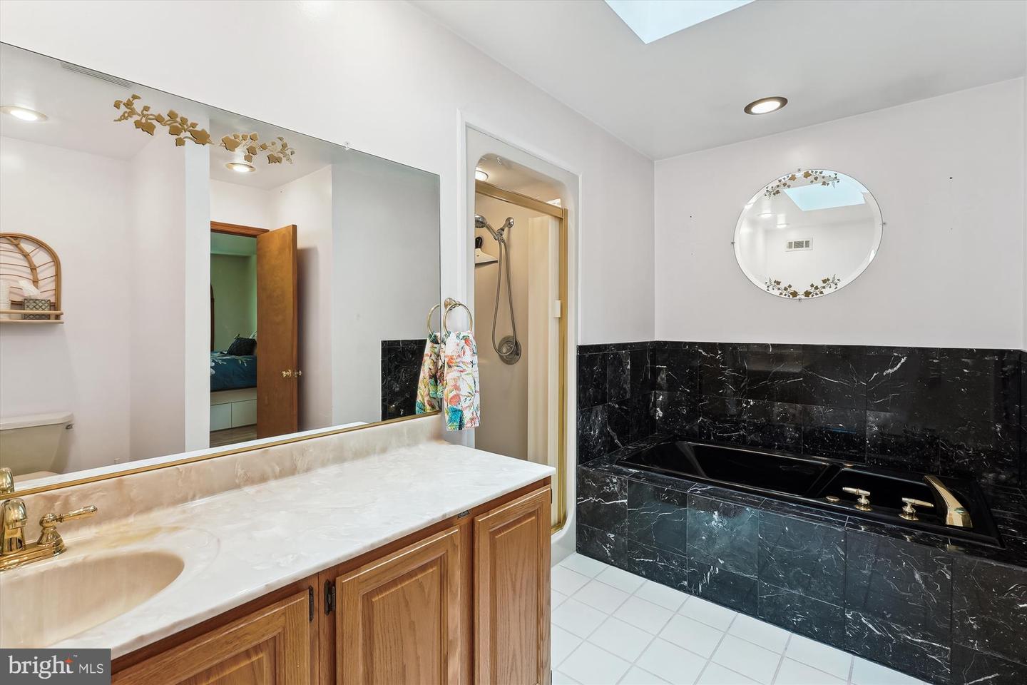 8510 OAKFORD DR, SPRINGFIELD, Virginia 22152, 5 Bedrooms Bedrooms, ,3 BathroomsBathrooms,Residential,For sale,8510 OAKFORD DR,VAFX2246354 MLS # VAFX2246354