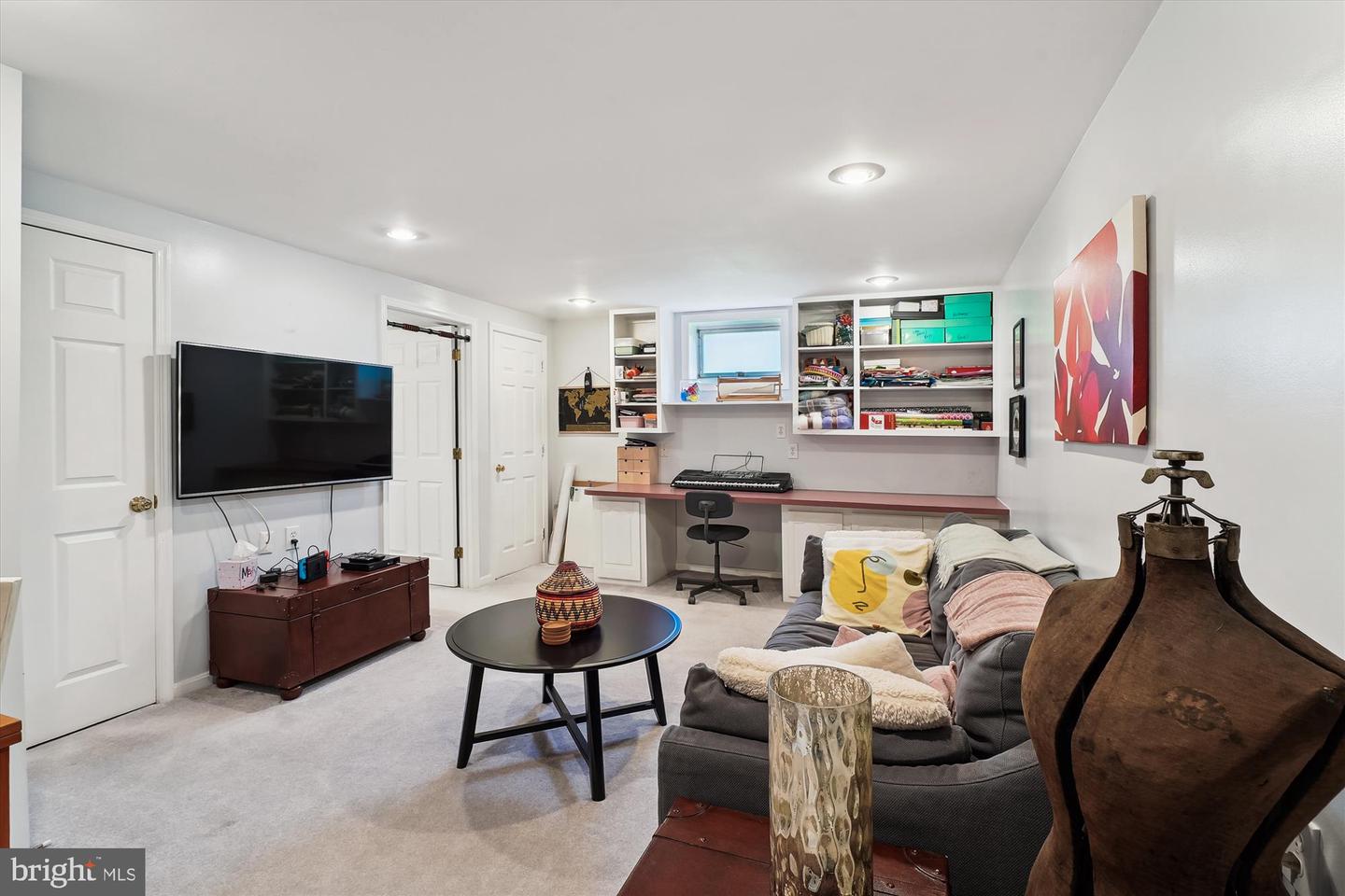8510 OAKFORD DR, SPRINGFIELD, Virginia 22152, 5 Bedrooms Bedrooms, ,3 BathroomsBathrooms,Residential,For sale,8510 OAKFORD DR,VAFX2246354 MLS # VAFX2246354