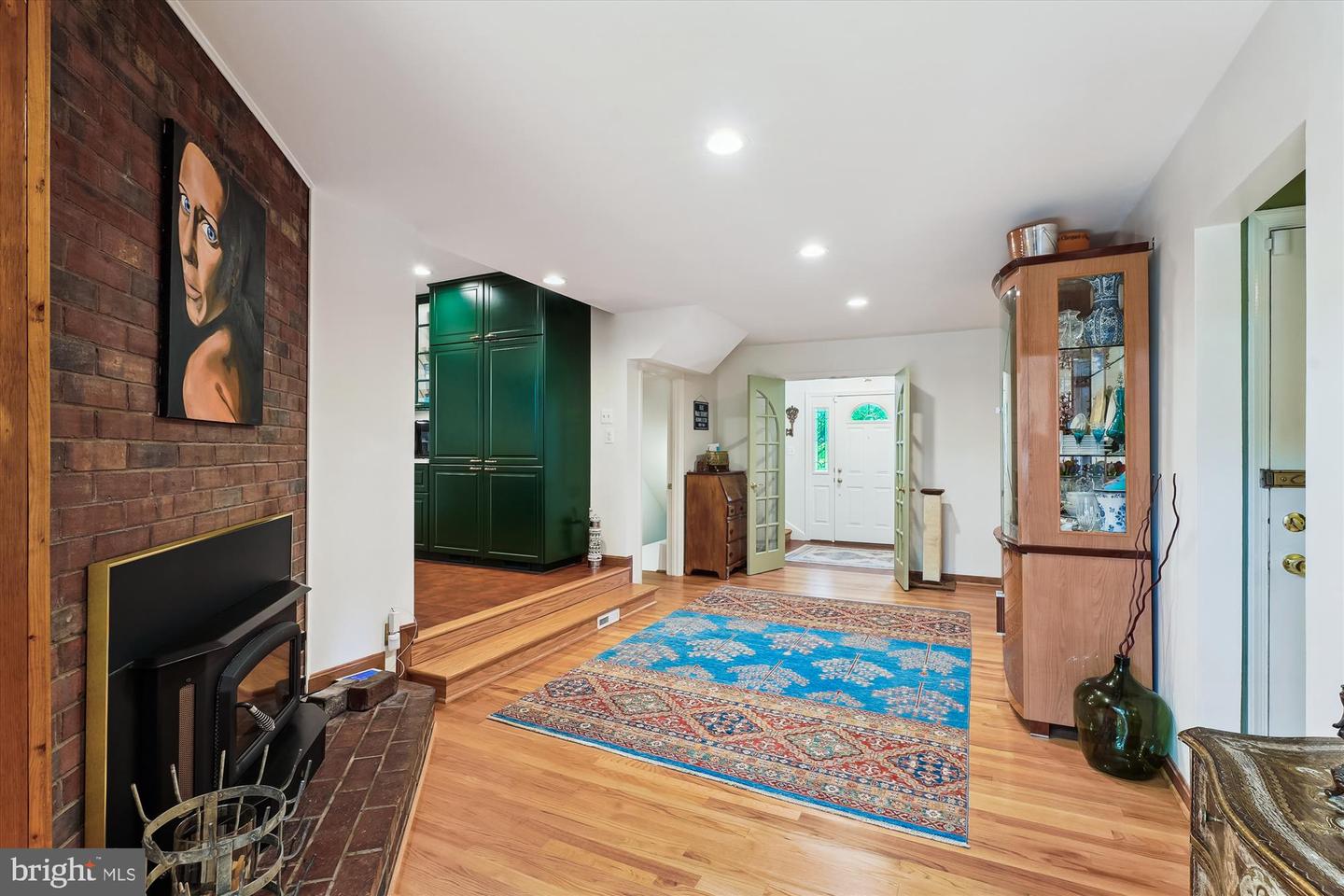 8510 OAKFORD DR, SPRINGFIELD, Virginia 22152, 5 Bedrooms Bedrooms, ,3 BathroomsBathrooms,Residential,For sale,8510 OAKFORD DR,VAFX2246354 MLS # VAFX2246354