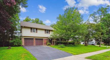 8510 OAKFORD DR, SPRINGFIELD, Virginia 22152, 5 Bedrooms Bedrooms, ,3 BathroomsBathrooms,Residential,For sale,8510 OAKFORD DR,VAFX2246354 MLS # VAFX2246354