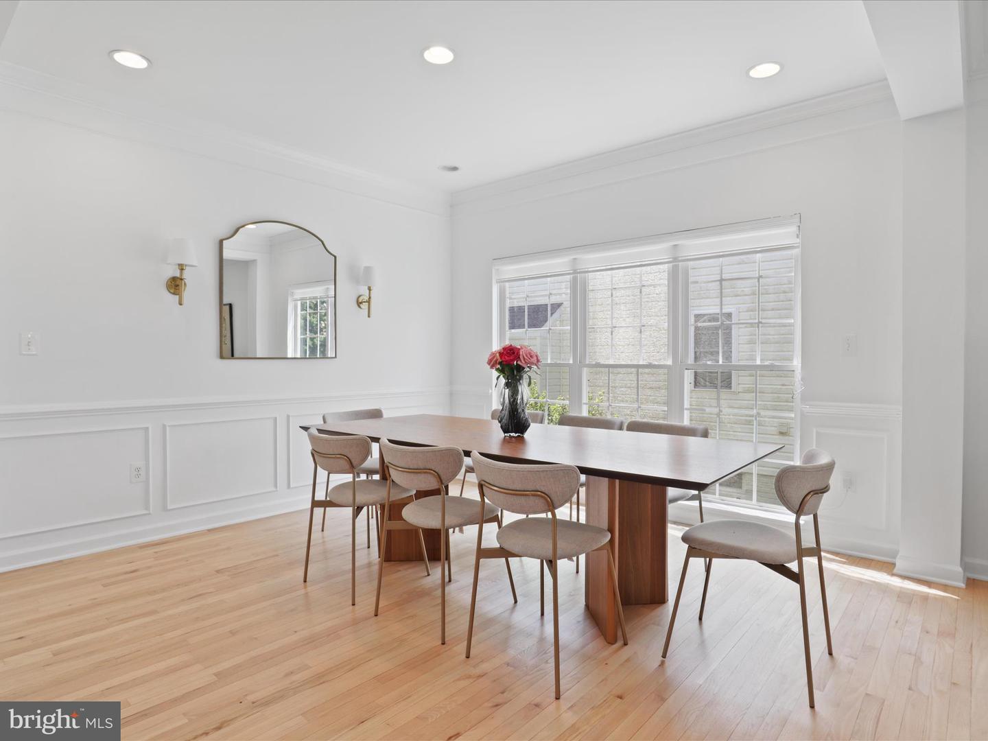25738 S VILLAGE DR, CHANTILLY, Virginia 20152, 5 Bedrooms Bedrooms, ,4 BathroomsBathrooms,Residential,For sale,25738 S VILLAGE DR,VALO2099028 MLS # VALO2099028