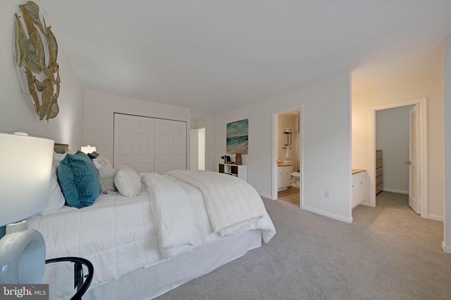 1135 MOOREFIELD HILL CT SW, VIENNA, Virginia 22180, 4 Bedrooms Bedrooms, ,3 BathroomsBathrooms,Residential,For sale,1135 MOOREFIELD HILL CT SW,VAFX2246244 MLS # VAFX2246244