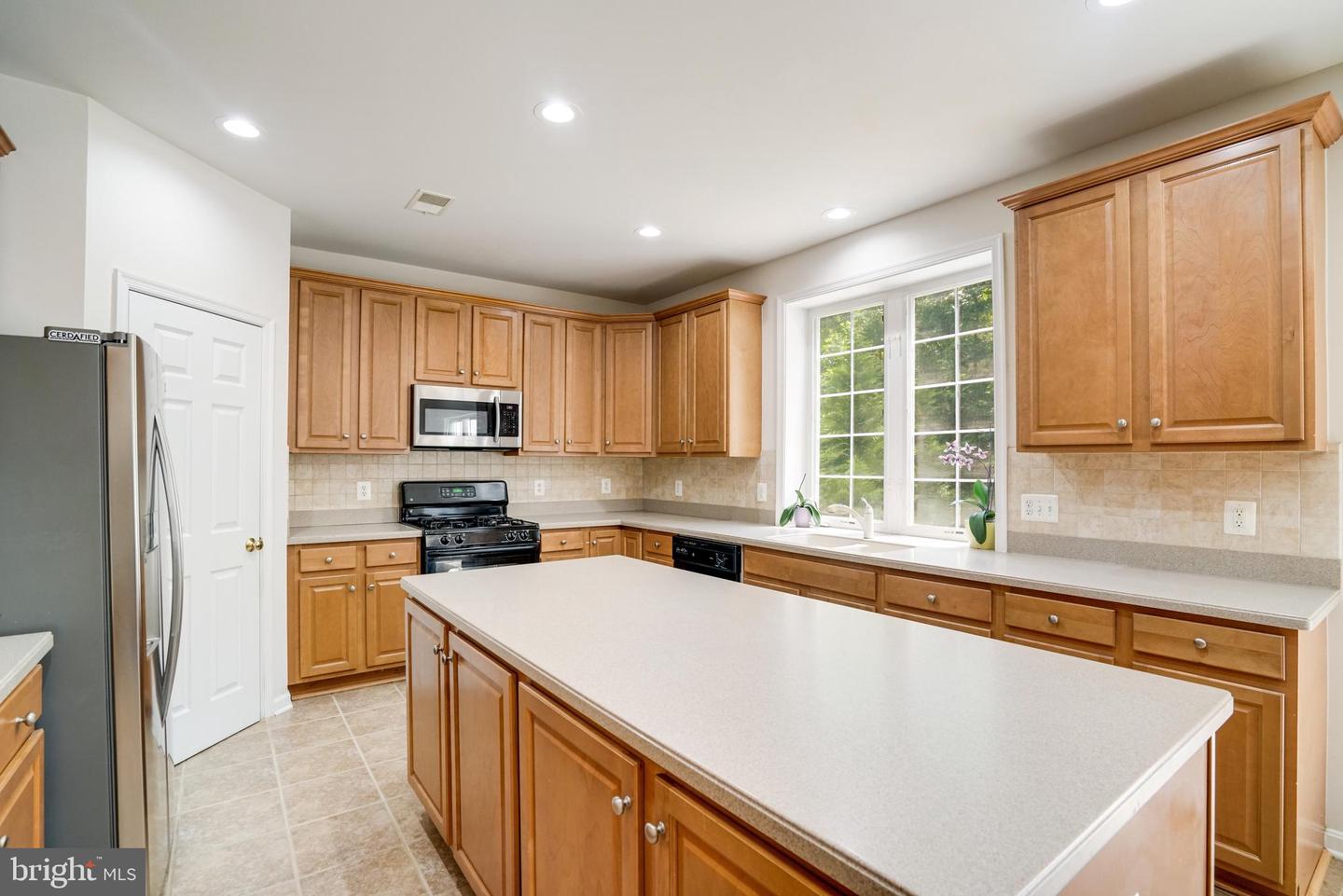 8061 PAPER BIRCH DR, LORTON, Virginia 22079, 4 Bedrooms Bedrooms, ,4 BathroomsBathrooms,Residential,For sale,8061 PAPER BIRCH DR,VAFX2246900 MLS # VAFX2246900