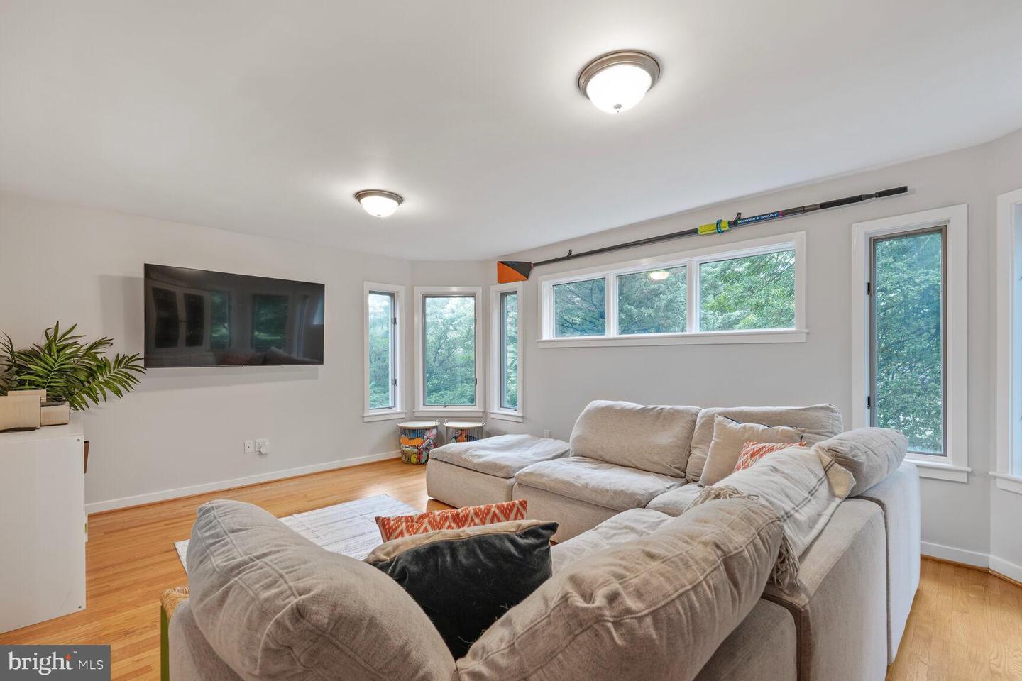 3030 N QUINCY ST, ARLINGTON, Virginia 22207, 4 Bedrooms Bedrooms, ,3 BathroomsBathrooms,Residential,For sale,3030 N QUINCY ST,VAAR2059088 MLS # VAAR2059088