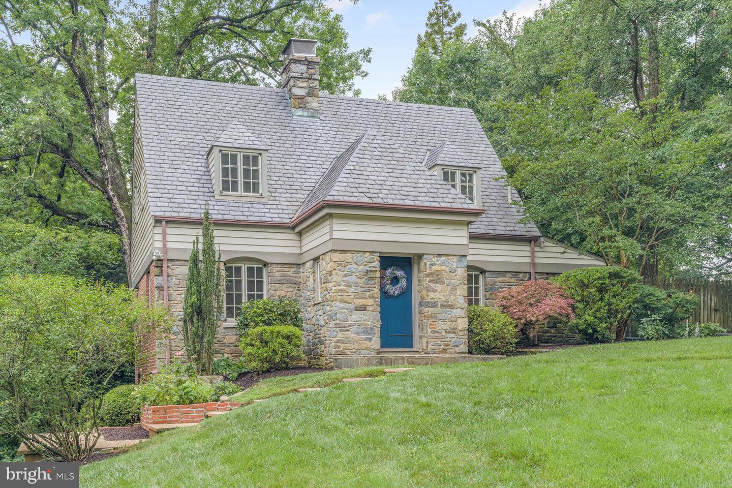 3030 N QUINCY ST, ARLINGTON, Virginia 22207, 4 Bedrooms Bedrooms, ,3 BathroomsBathrooms,Residential,For sale,3030 N QUINCY ST,VAAR2059088 MLS # VAAR2059088