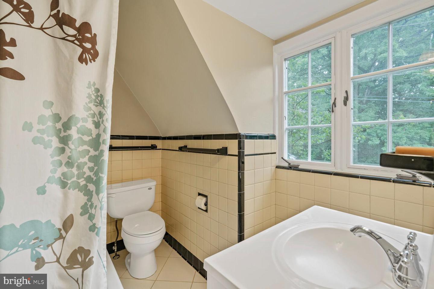 3030 N QUINCY ST, ARLINGTON, Virginia 22207, 4 Bedrooms Bedrooms, ,3 BathroomsBathrooms,Residential,For sale,3030 N QUINCY ST,VAAR2059088 MLS # VAAR2059088