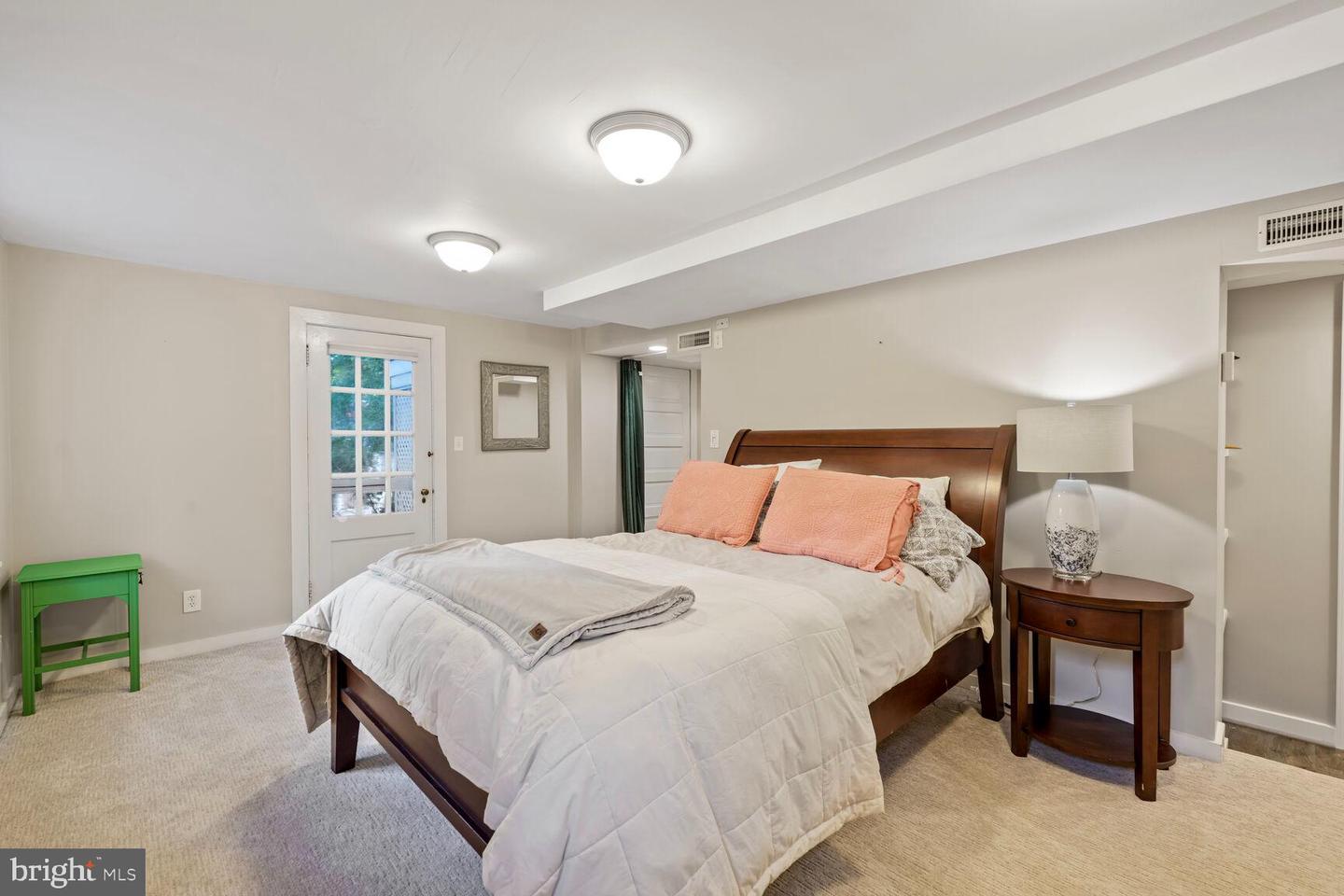 3030 N QUINCY ST, ARLINGTON, Virginia 22207, 4 Bedrooms Bedrooms, ,3 BathroomsBathrooms,Residential,For sale,3030 N QUINCY ST,VAAR2059088 MLS # VAAR2059088