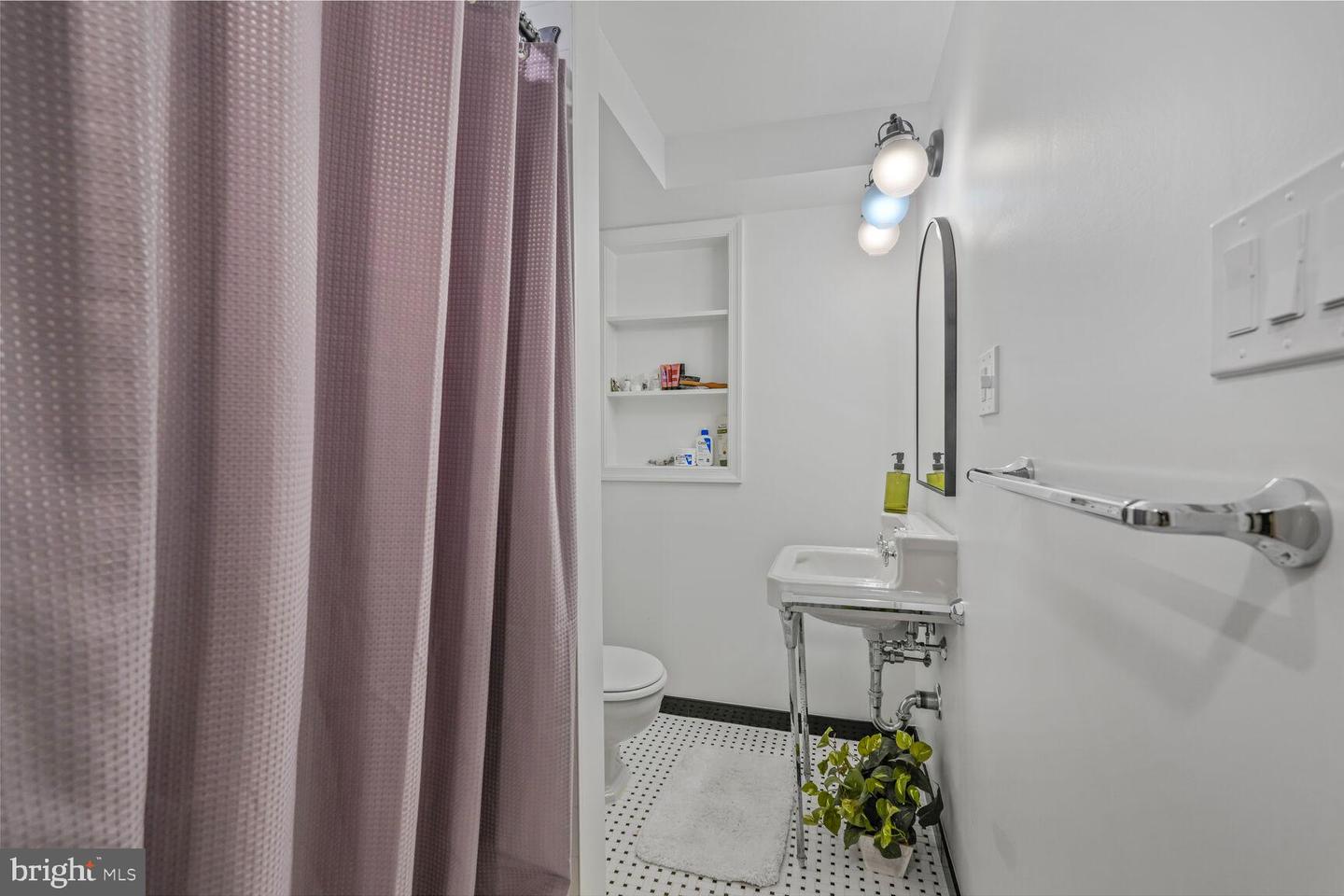 3030 N QUINCY ST, ARLINGTON, Virginia 22207, 4 Bedrooms Bedrooms, ,3 BathroomsBathrooms,Residential,For sale,3030 N QUINCY ST,VAAR2059088 MLS # VAAR2059088