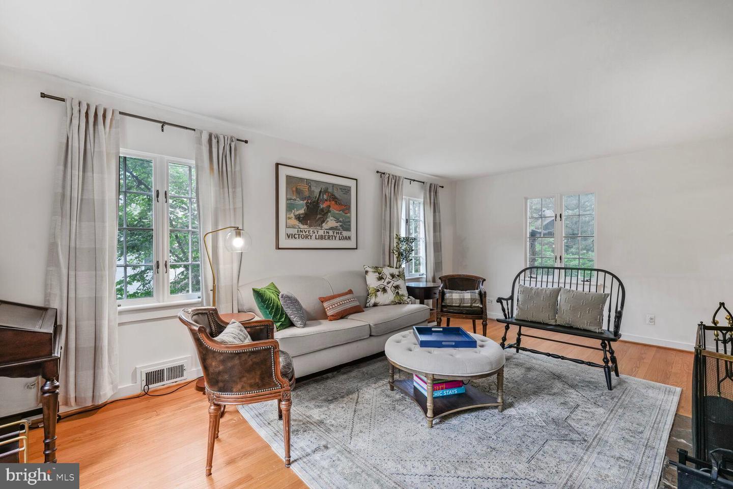 3030 N QUINCY ST, ARLINGTON, Virginia 22207, 4 Bedrooms Bedrooms, ,3 BathroomsBathrooms,Residential,For sale,3030 N QUINCY ST,VAAR2059088 MLS # VAAR2059088
