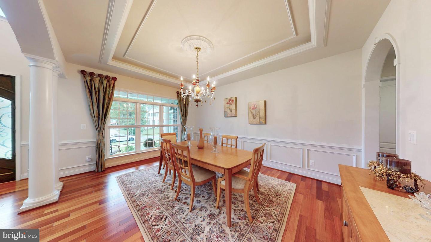 9813 SUNRISE RD, VIENNA, Virginia 22181, 7 Bedrooms Bedrooms, ,5 BathroomsBathrooms,Residential,For sale,9813 SUNRISE RD,VAFX2246816 MLS # VAFX2246816