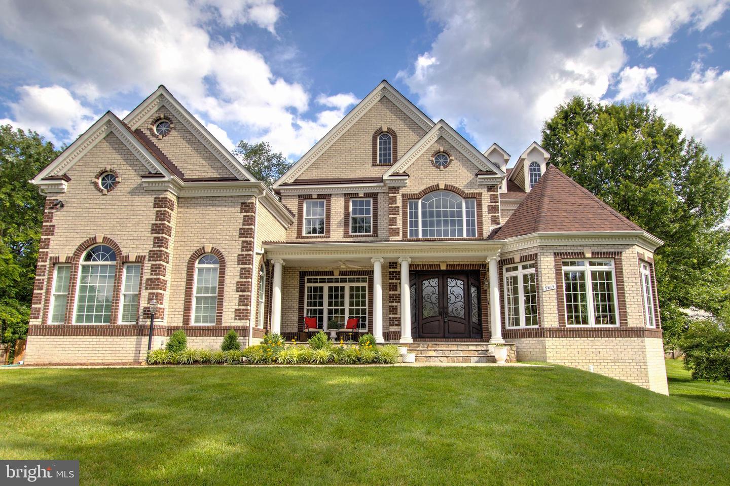 9813 SUNRISE RD, VIENNA, Virginia 22181, 7 Bedrooms Bedrooms, ,5 BathroomsBathrooms,Residential,For sale,9813 SUNRISE RD,VAFX2246816 MLS # VAFX2246816