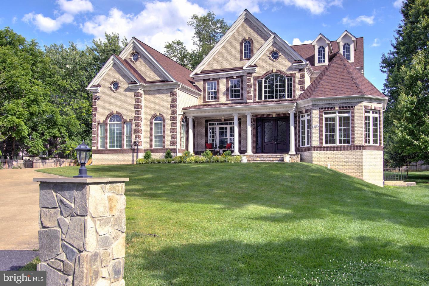 9813 SUNRISE RD, VIENNA, Virginia 22181, 7 Bedrooms Bedrooms, ,5 BathroomsBathrooms,Residential,For sale,9813 SUNRISE RD,VAFX2246816 MLS # VAFX2246816