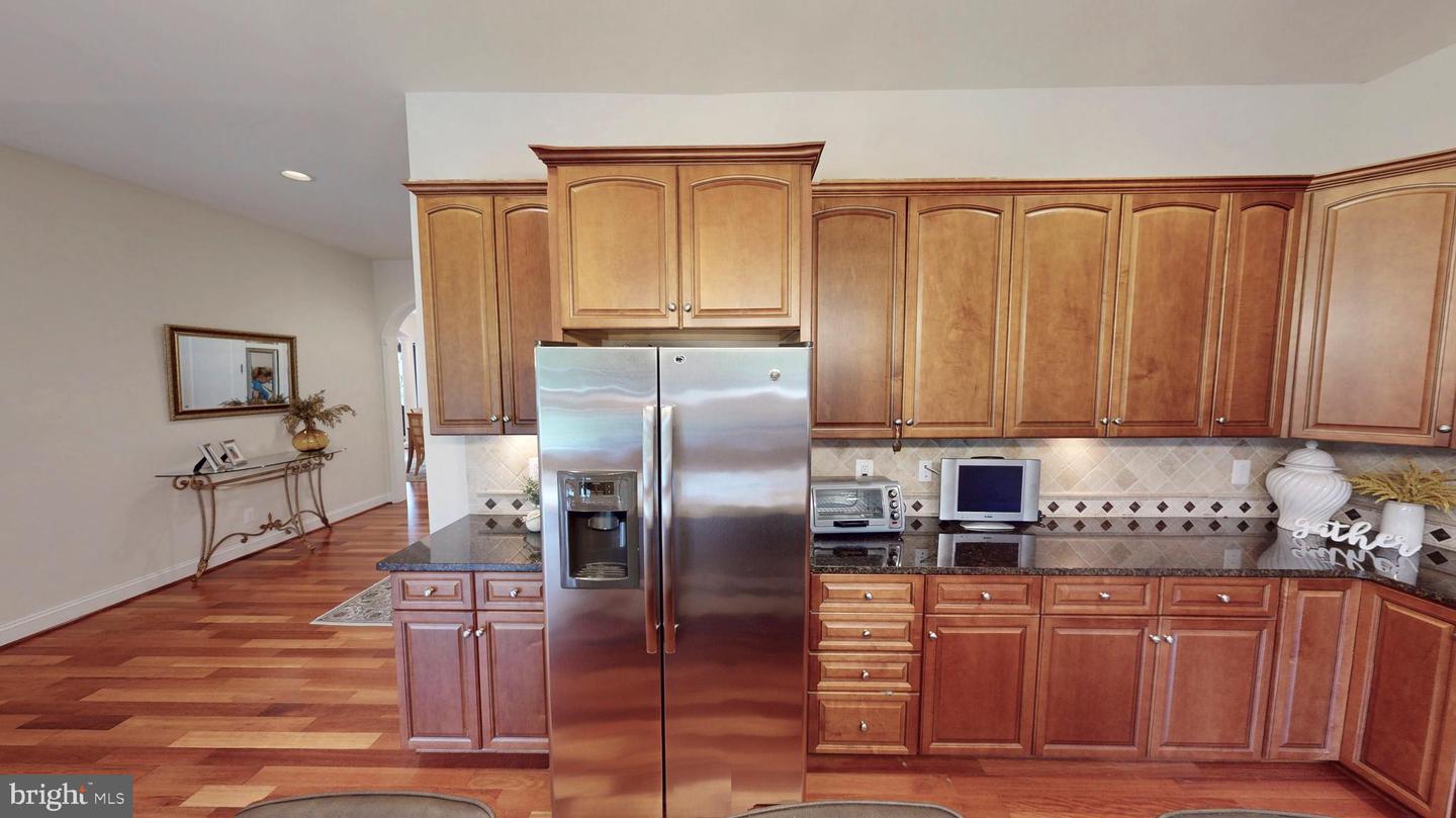 9813 SUNRISE RD, VIENNA, Virginia 22181, 7 Bedrooms Bedrooms, ,5 BathroomsBathrooms,Residential,For sale,9813 SUNRISE RD,VAFX2246816 MLS # VAFX2246816