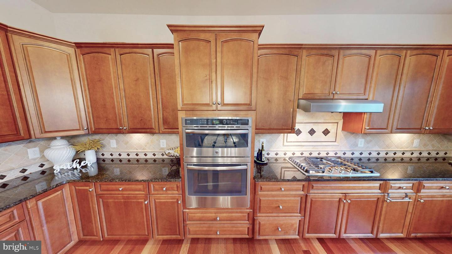 9813 SUNRISE RD, VIENNA, Virginia 22181, 7 Bedrooms Bedrooms, ,5 BathroomsBathrooms,Residential,For sale,9813 SUNRISE RD,VAFX2246816 MLS # VAFX2246816