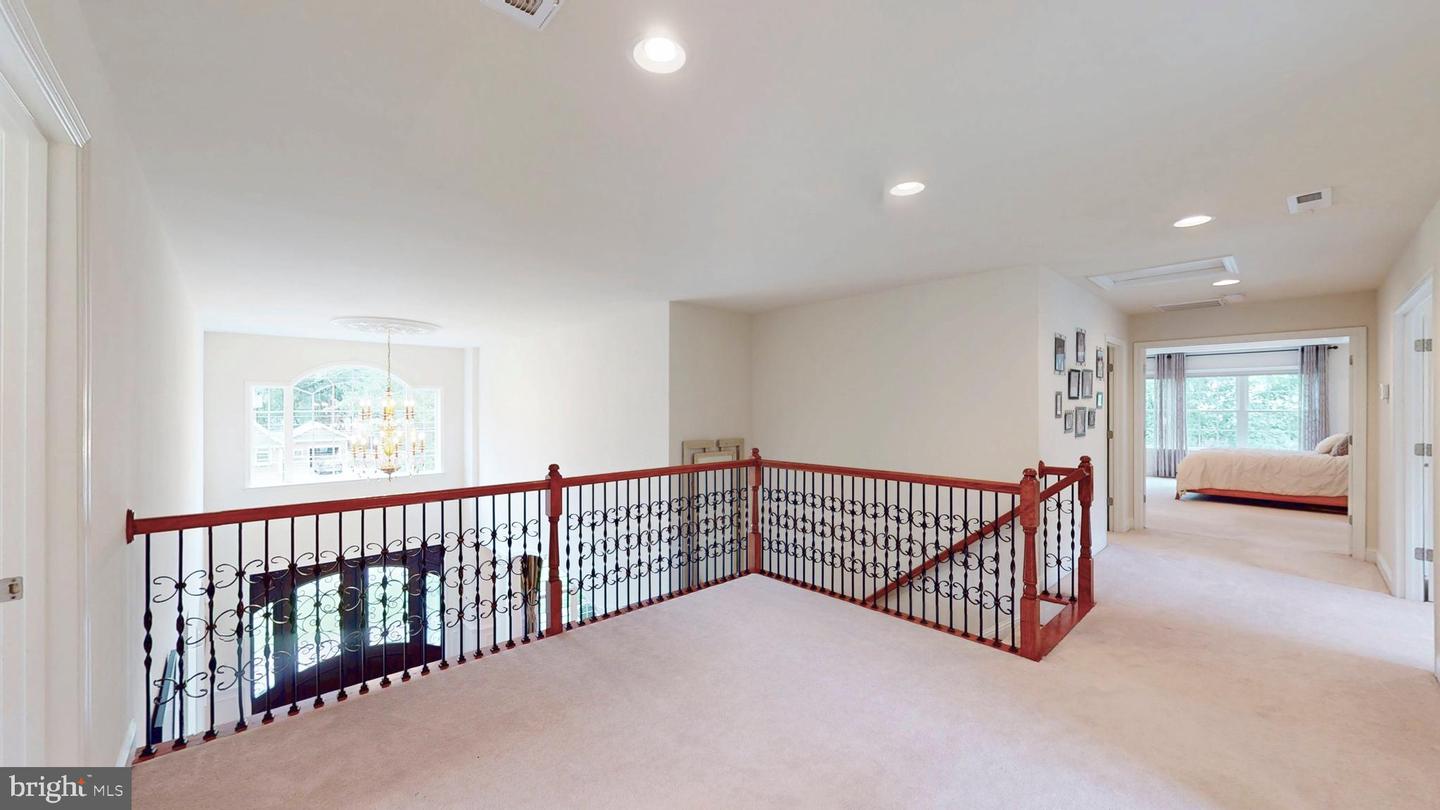 9813 SUNRISE RD, VIENNA, Virginia 22181, 7 Bedrooms Bedrooms, ,5 BathroomsBathrooms,Residential,For sale,9813 SUNRISE RD,VAFX2246816 MLS # VAFX2246816