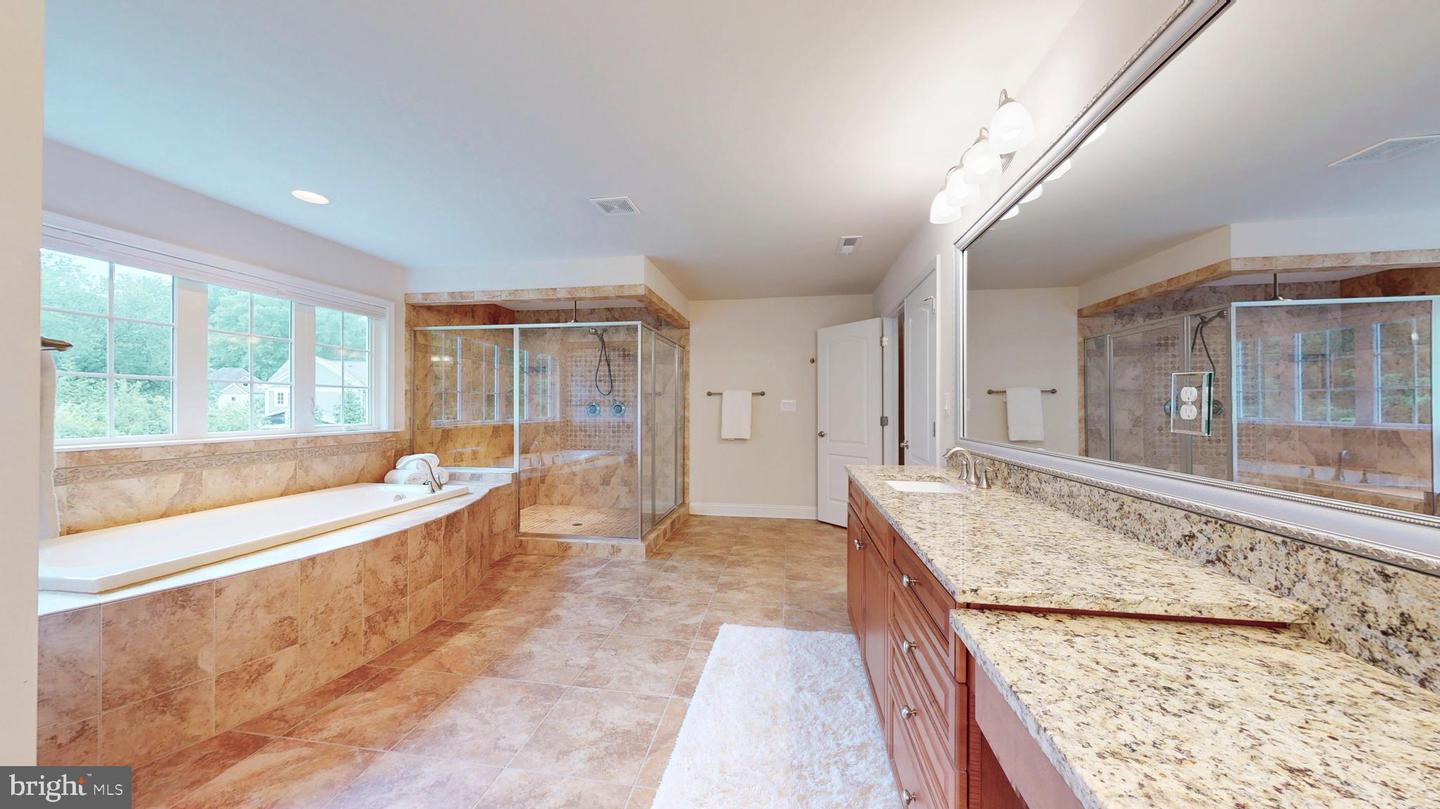 9813 SUNRISE RD, VIENNA, Virginia 22181, 7 Bedrooms Bedrooms, ,5 BathroomsBathrooms,Residential,For sale,9813 SUNRISE RD,VAFX2246816 MLS # VAFX2246816
