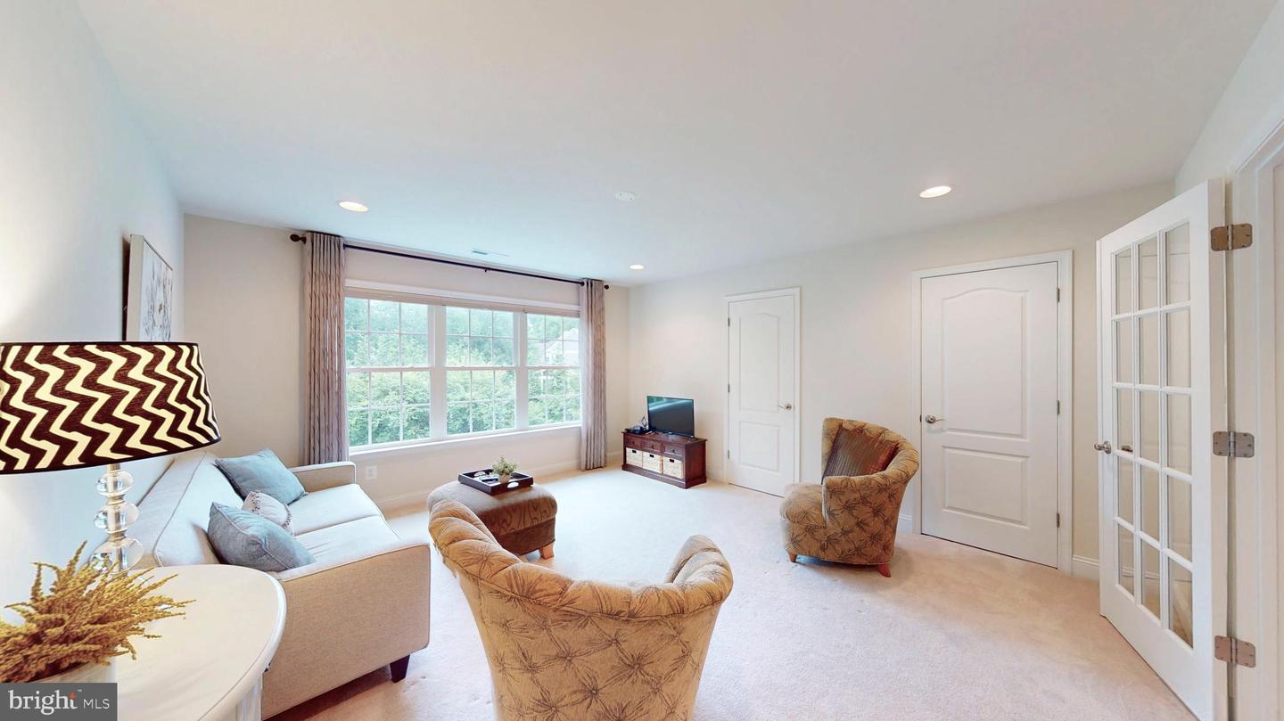 9813 SUNRISE RD, VIENNA, Virginia 22181, 7 Bedrooms Bedrooms, ,5 BathroomsBathrooms,Residential,For sale,9813 SUNRISE RD,VAFX2246816 MLS # VAFX2246816
