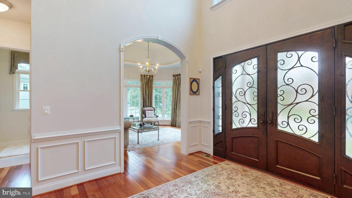 9813 SUNRISE RD, VIENNA, Virginia 22181, 7 Bedrooms Bedrooms, ,5 BathroomsBathrooms,Residential,For sale,9813 SUNRISE RD,VAFX2246816 MLS # VAFX2246816