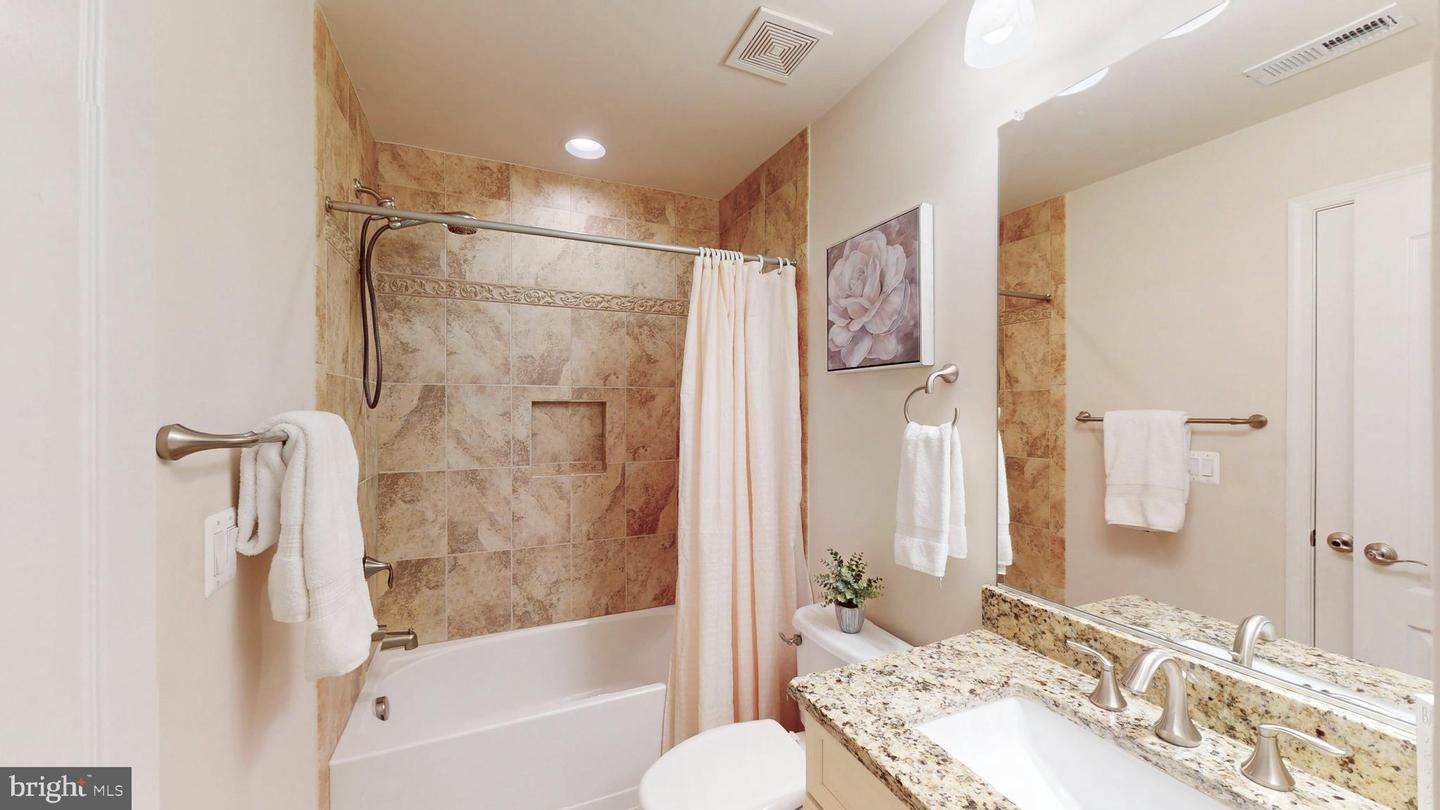 9813 SUNRISE RD, VIENNA, Virginia 22181, 7 Bedrooms Bedrooms, ,5 BathroomsBathrooms,Residential,For sale,9813 SUNRISE RD,VAFX2246816 MLS # VAFX2246816