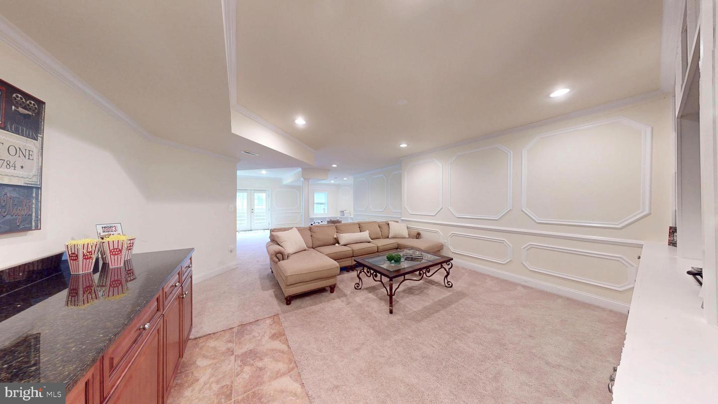 9813 SUNRISE RD, VIENNA, Virginia 22181, 7 Bedrooms Bedrooms, ,5 BathroomsBathrooms,Residential,For sale,9813 SUNRISE RD,VAFX2246816 MLS # VAFX2246816