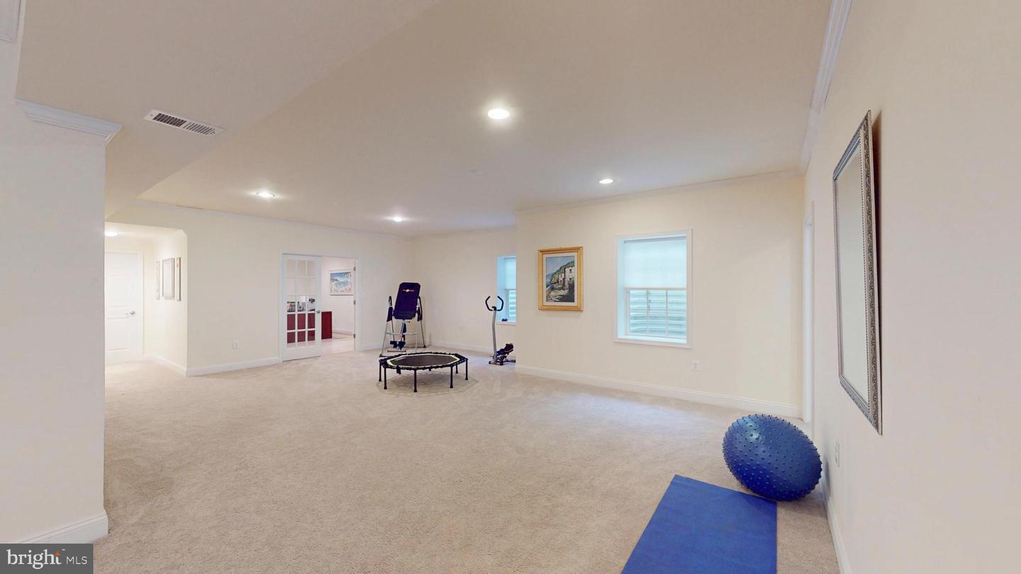 9813 SUNRISE RD, VIENNA, Virginia 22181, 7 Bedrooms Bedrooms, ,5 BathroomsBathrooms,Residential,For sale,9813 SUNRISE RD,VAFX2246816 MLS # VAFX2246816