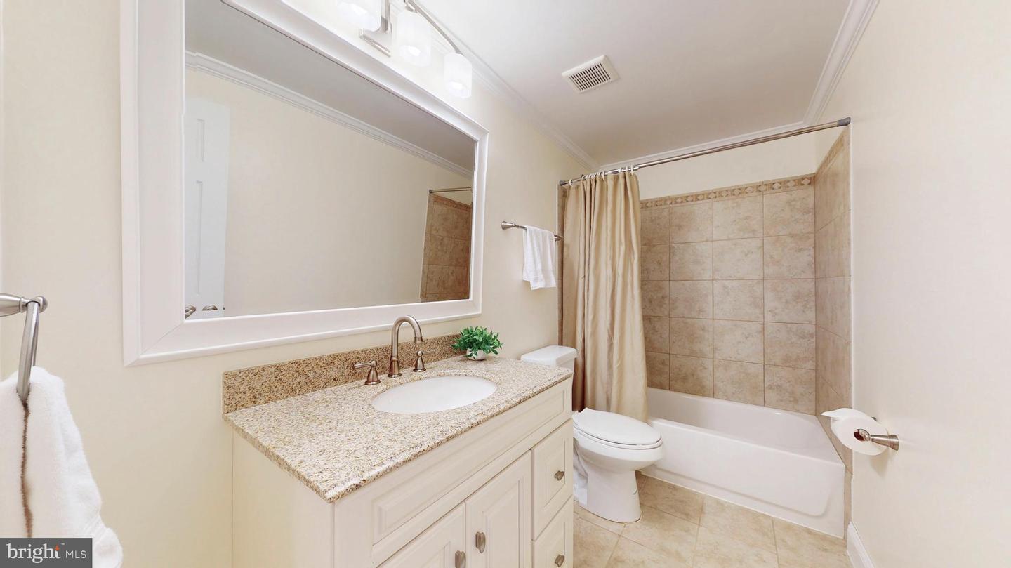 9813 SUNRISE RD, VIENNA, Virginia 22181, 7 Bedrooms Bedrooms, ,5 BathroomsBathrooms,Residential,For sale,9813 SUNRISE RD,VAFX2246816 MLS # VAFX2246816