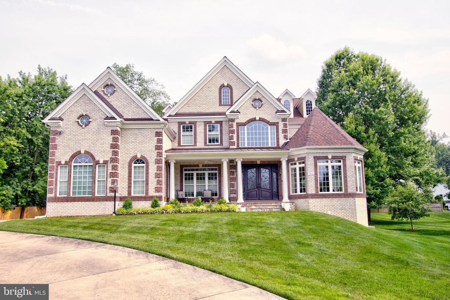 9813 SUNRISE RD, VIENNA, Virginia 22181, 7 Bedrooms Bedrooms, ,5 BathroomsBathrooms,Residential,For sale,9813 SUNRISE RD,VAFX2246816 MLS # VAFX2246816