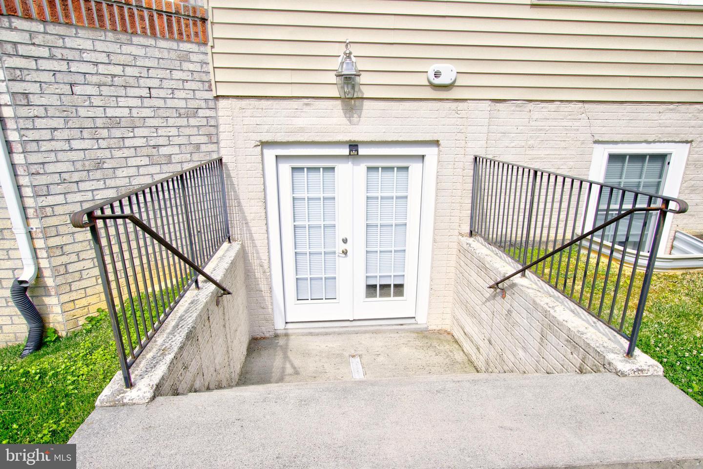 9813 SUNRISE RD, VIENNA, Virginia 22181, 7 Bedrooms Bedrooms, ,5 BathroomsBathrooms,Residential,For sale,9813 SUNRISE RD,VAFX2246816 MLS # VAFX2246816