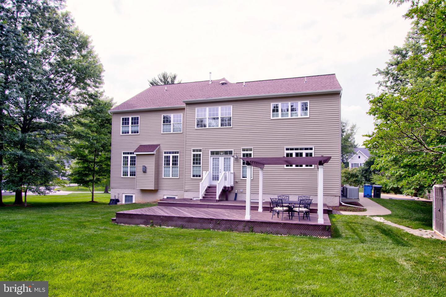 9813 SUNRISE RD, VIENNA, Virginia 22181, 7 Bedrooms Bedrooms, ,5 BathroomsBathrooms,Residential,For sale,9813 SUNRISE RD,VAFX2246816 MLS # VAFX2246816
