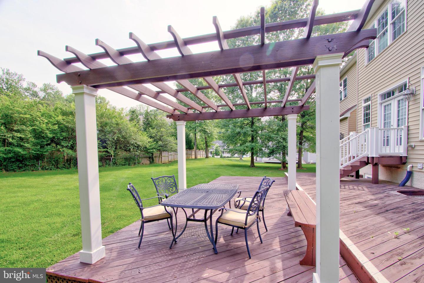 9813 SUNRISE RD, VIENNA, Virginia 22181, 7 Bedrooms Bedrooms, ,5 BathroomsBathrooms,Residential,For sale,9813 SUNRISE RD,VAFX2246816 MLS # VAFX2246816