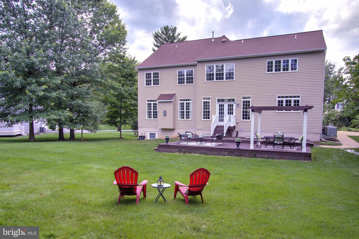 9813 SUNRISE RD, VIENNA, Virginia 22181, 7 Bedrooms Bedrooms, ,5 BathroomsBathrooms,Residential,For sale,9813 SUNRISE RD,VAFX2246816 MLS # VAFX2246816
