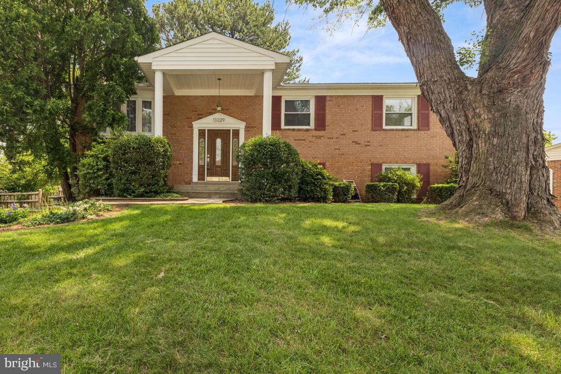13229 DELANEY RD, WOODBRIDGE, Virginia 22193, 5 Bedrooms Bedrooms, ,3 BathroomsBathrooms,Residential,For sale,13229 DELANEY RD,VAPW2096794 MLS # VAPW2096794