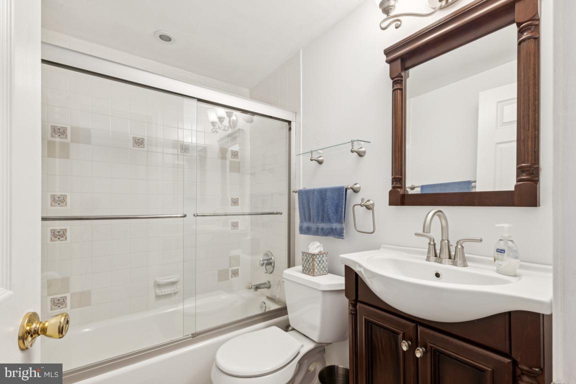 13229 DELANEY RD, WOODBRIDGE, Virginia 22193, 5 Bedrooms Bedrooms, ,3 BathroomsBathrooms,Residential,For sale,13229 DELANEY RD,VAPW2096794 MLS # VAPW2096794