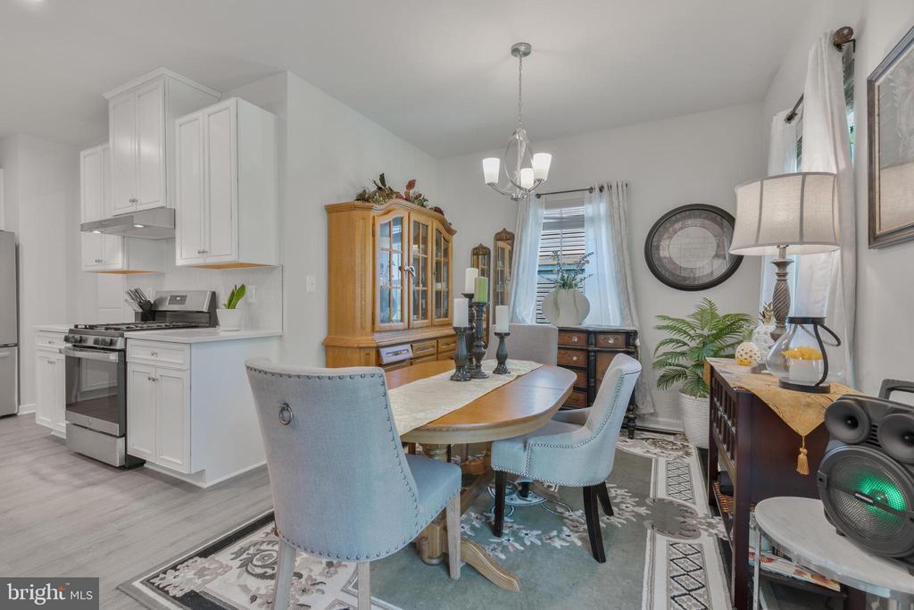 8903 MAPLE RUN DR, FREDERICKSBURG, Virginia 22407, 5 Bedrooms Bedrooms, ,3 BathroomsBathrooms,Residential,8903 MAPLE RUN DR,VASP2034118 MLS # VASP2034118