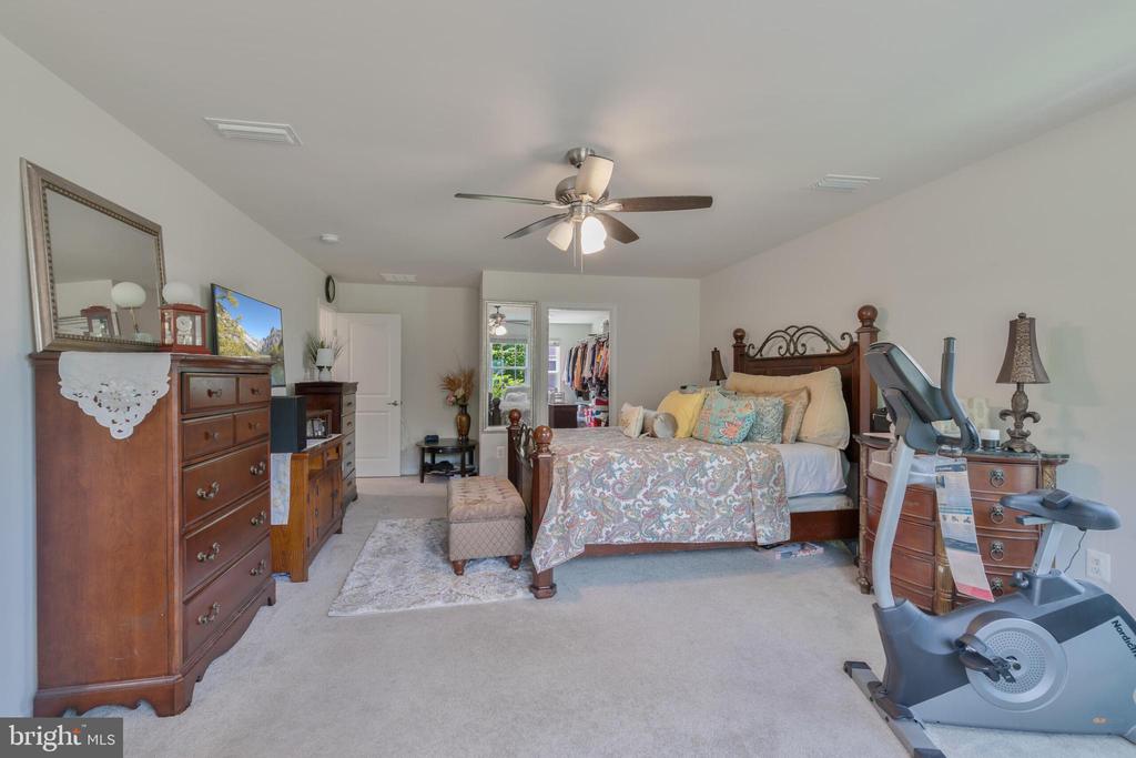 8903 MAPLE RUN DR, FREDERICKSBURG, Virginia 22407, 5 Bedrooms Bedrooms, ,3 BathroomsBathrooms,Residential,8903 MAPLE RUN DR,VASP2034118 MLS # VASP2034118