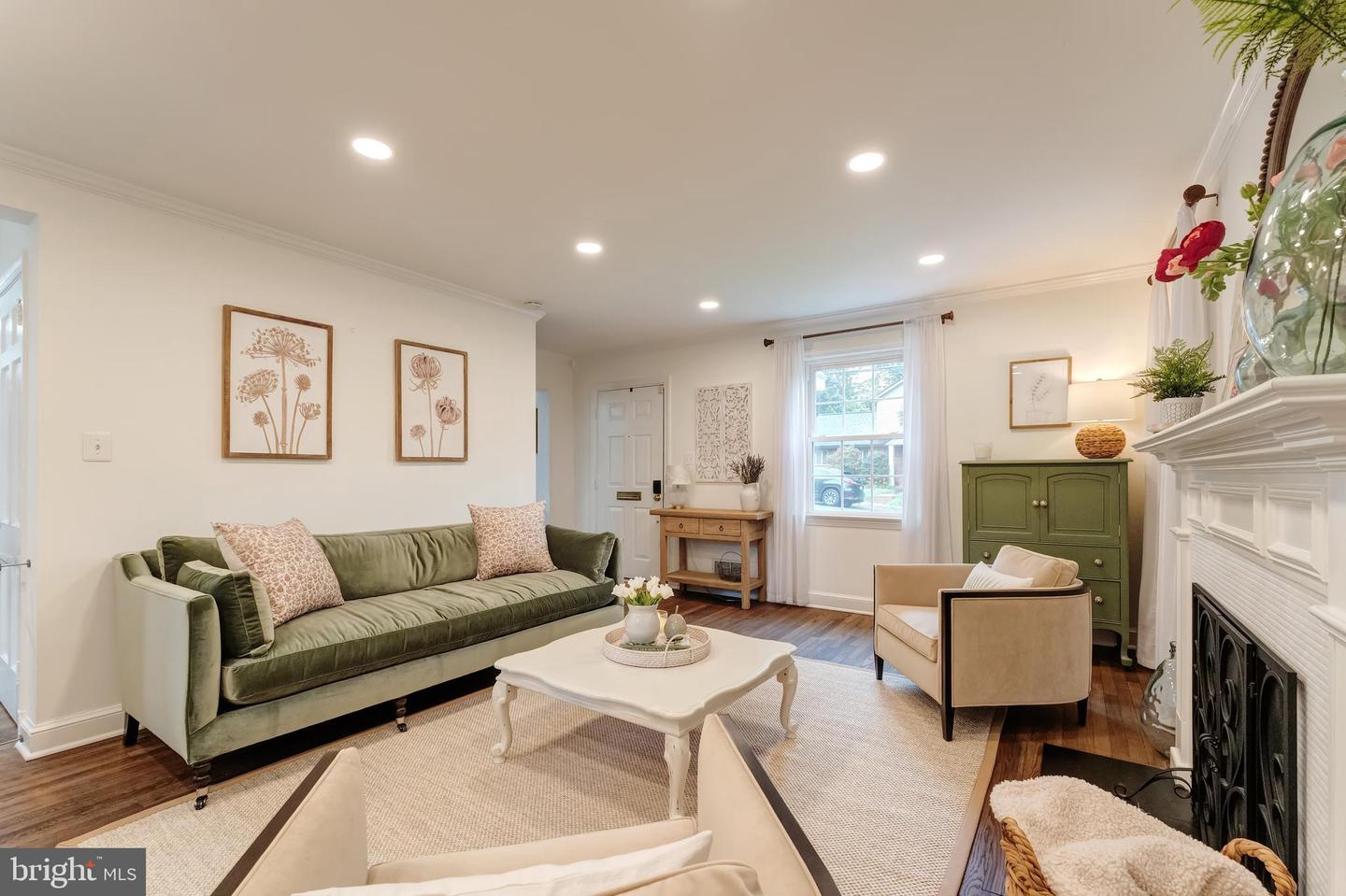 2408 N UPSHUR ST, ARLINGTON, Virginia 22207, 4 Bedrooms Bedrooms, ,3 BathroomsBathrooms,Residential,For sale,2408 N UPSHUR ST,VAAR2059064 MLS # VAAR2059064