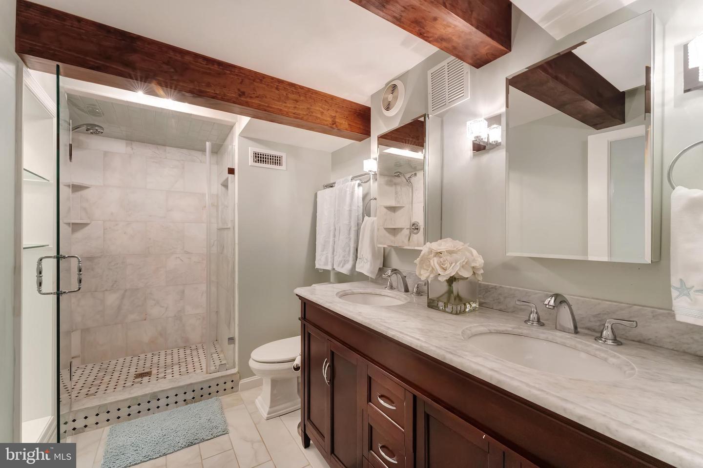 2408 N UPSHUR ST, ARLINGTON, Virginia 22207, 4 Bedrooms Bedrooms, ,3 BathroomsBathrooms,Residential,For sale,2408 N UPSHUR ST,VAAR2059064 MLS # VAAR2059064