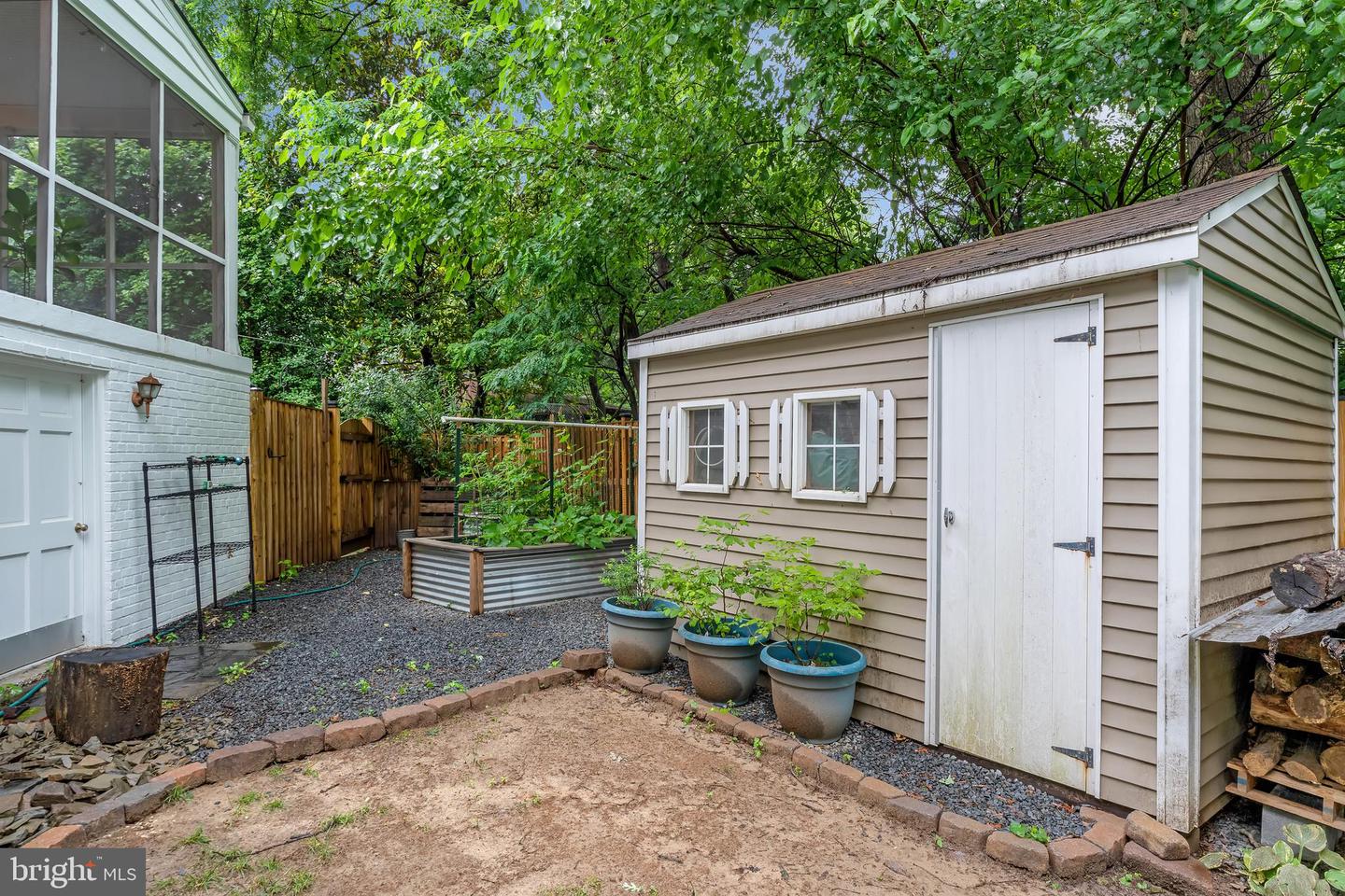 2408 N UPSHUR ST, ARLINGTON, Virginia 22207, 4 Bedrooms Bedrooms, ,3 BathroomsBathrooms,Residential,For sale,2408 N UPSHUR ST,VAAR2059064 MLS # VAAR2059064