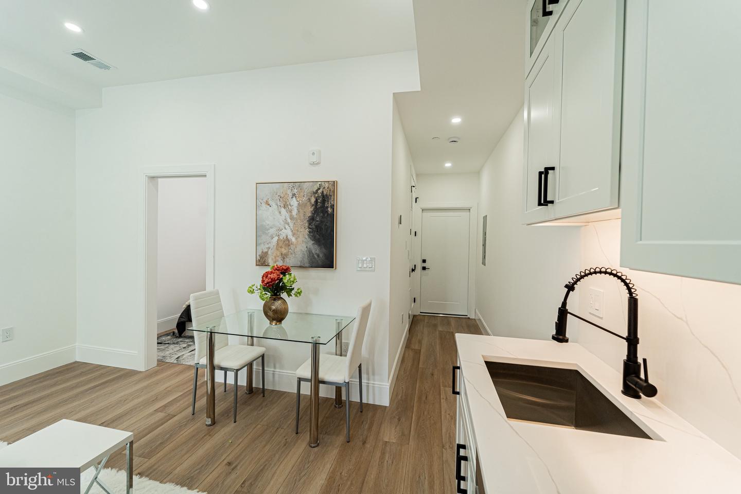 2517 ONTARIO RD NW #6, WASHINGTON, District Of Columbia 20009, 2 Bedrooms Bedrooms, ,1 BathroomBathrooms,Residential,For sale,2517 ONTARIO RD NW #6,DCDC2204900 MLS # DCDC2204900