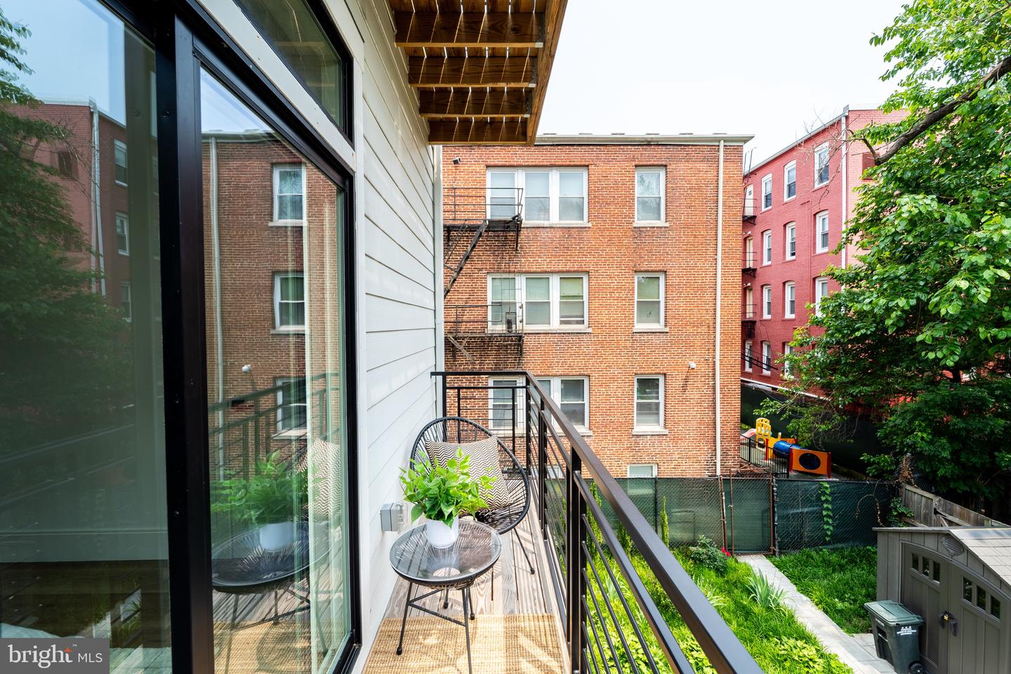 2517 ONTARIO RD NW #6, WASHINGTON, District Of Columbia 20009, 2 Bedrooms Bedrooms, ,1 BathroomBathrooms,Residential,For sale,2517 ONTARIO RD NW #6,DCDC2204900 MLS # DCDC2204900