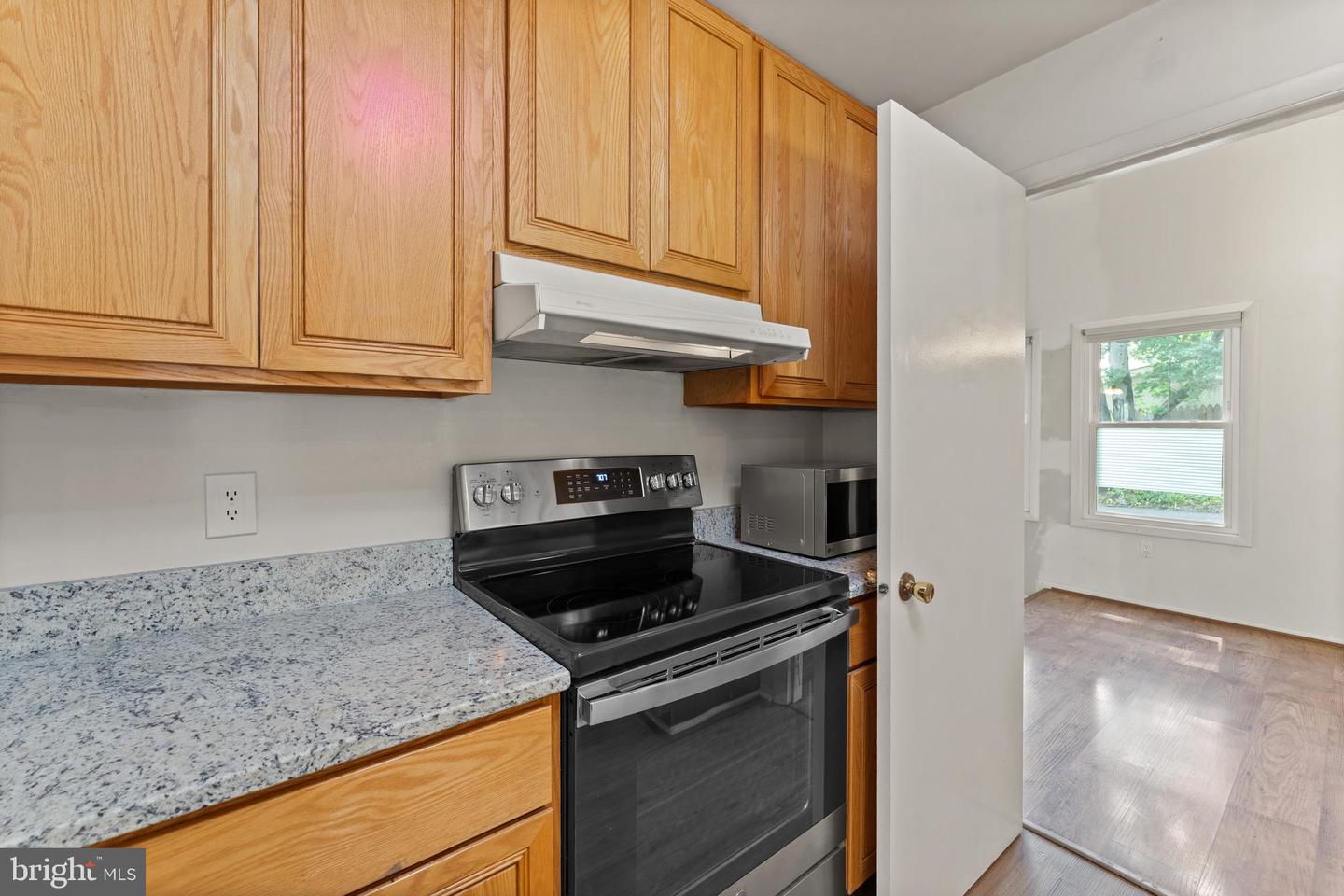 402 SUGARLAND RUN DR, STERLING, Virginia 20164, 4 Bedrooms Bedrooms, ,3 BathroomsBathrooms,Residential,For sale,402 SUGARLAND RUN DR,VALO2099264 MLS # VALO2099264