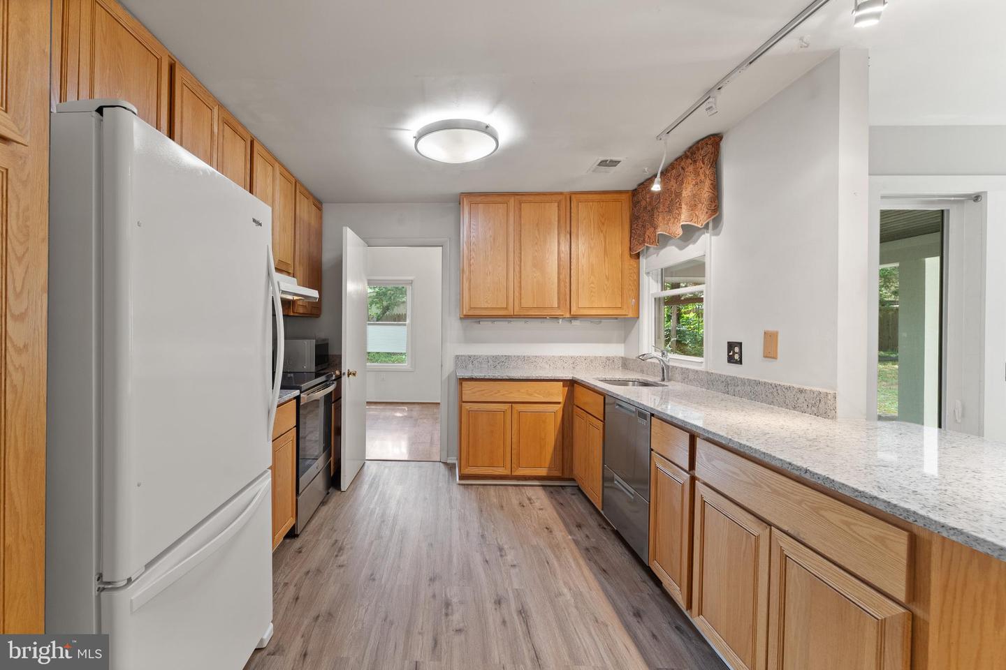 402 SUGARLAND RUN DR, STERLING, Virginia 20164, 4 Bedrooms Bedrooms, ,3 BathroomsBathrooms,Residential,For sale,402 SUGARLAND RUN DR,VALO2099264 MLS # VALO2099264
