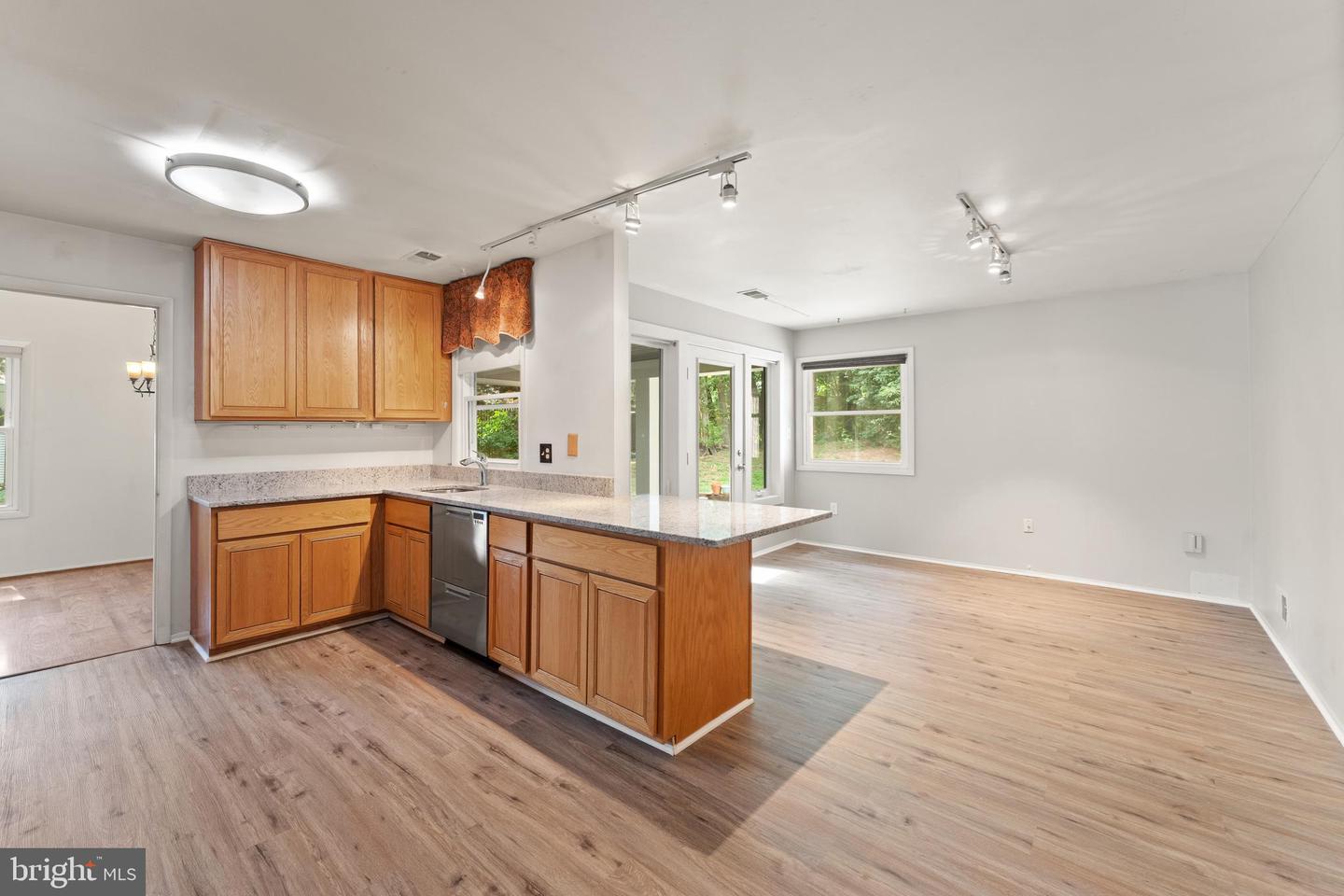 402 SUGARLAND RUN DR, STERLING, Virginia 20164, 4 Bedrooms Bedrooms, ,3 BathroomsBathrooms,Residential,For sale,402 SUGARLAND RUN DR,VALO2099264 MLS # VALO2099264