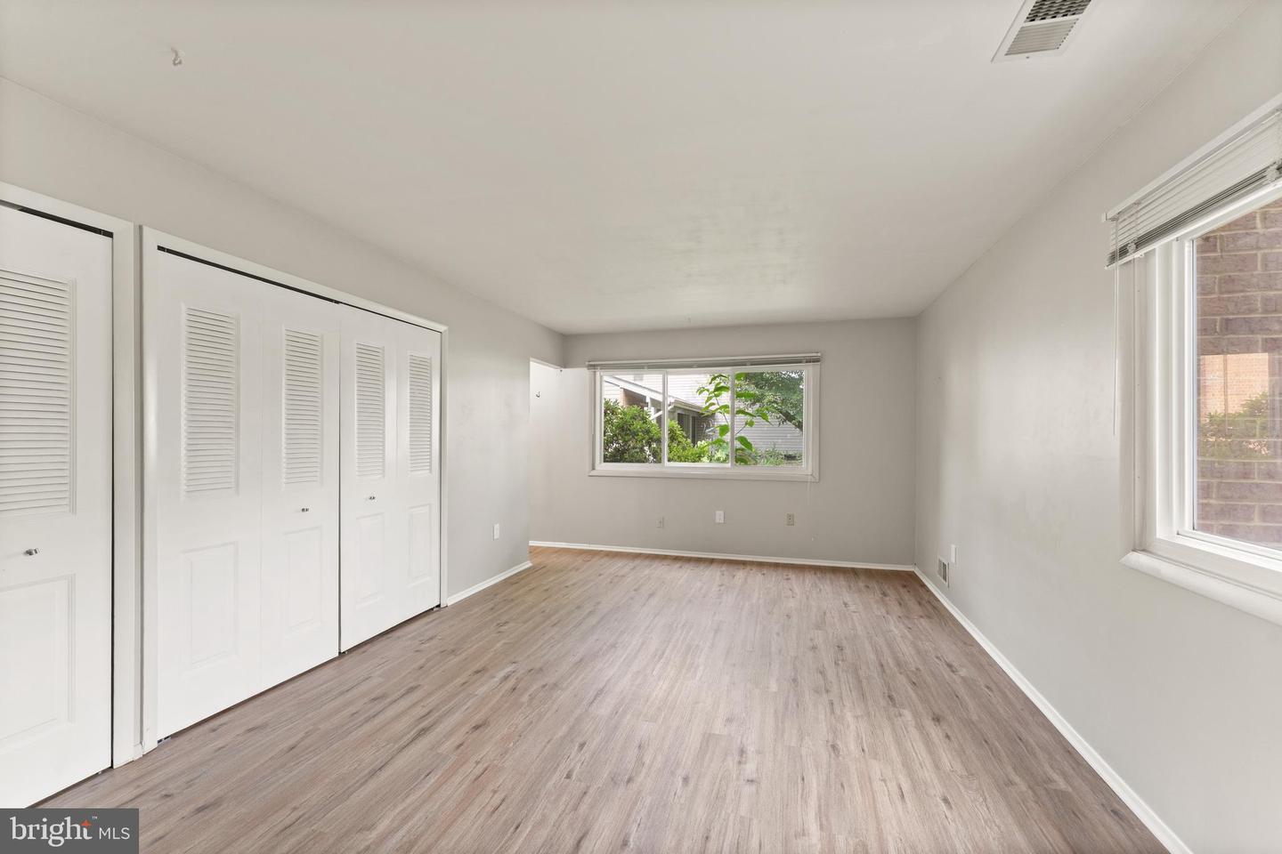 402 SUGARLAND RUN DR, STERLING, Virginia 20164, 4 Bedrooms Bedrooms, ,3 BathroomsBathrooms,Residential,For sale,402 SUGARLAND RUN DR,VALO2099264 MLS # VALO2099264