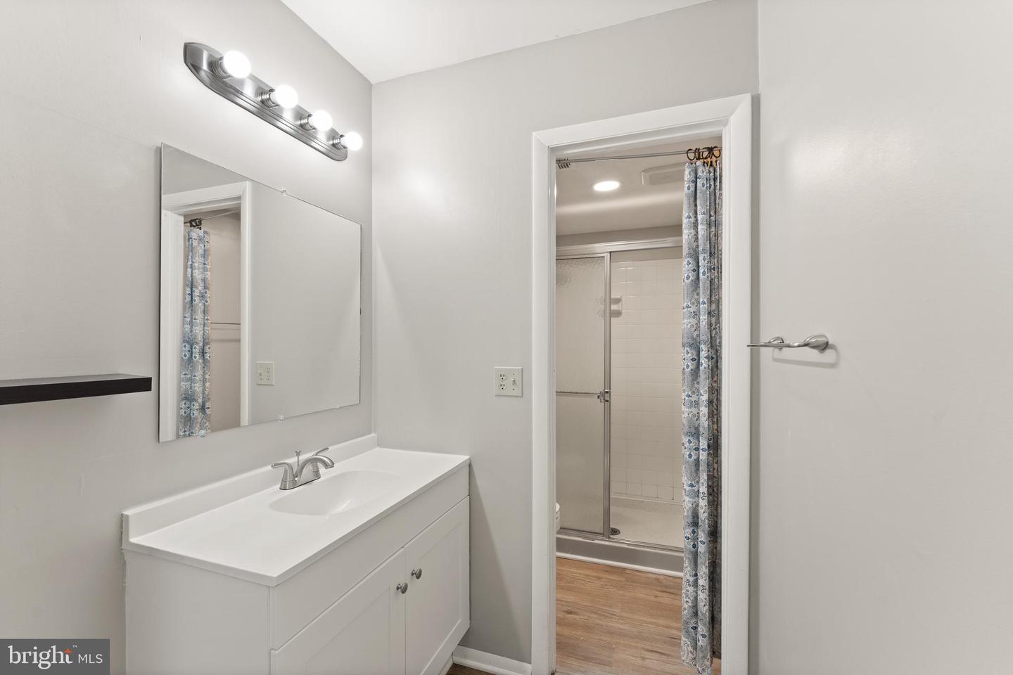 402 SUGARLAND RUN DR, STERLING, Virginia 20164, 4 Bedrooms Bedrooms, ,3 BathroomsBathrooms,Residential,For sale,402 SUGARLAND RUN DR,VALO2099264 MLS # VALO2099264