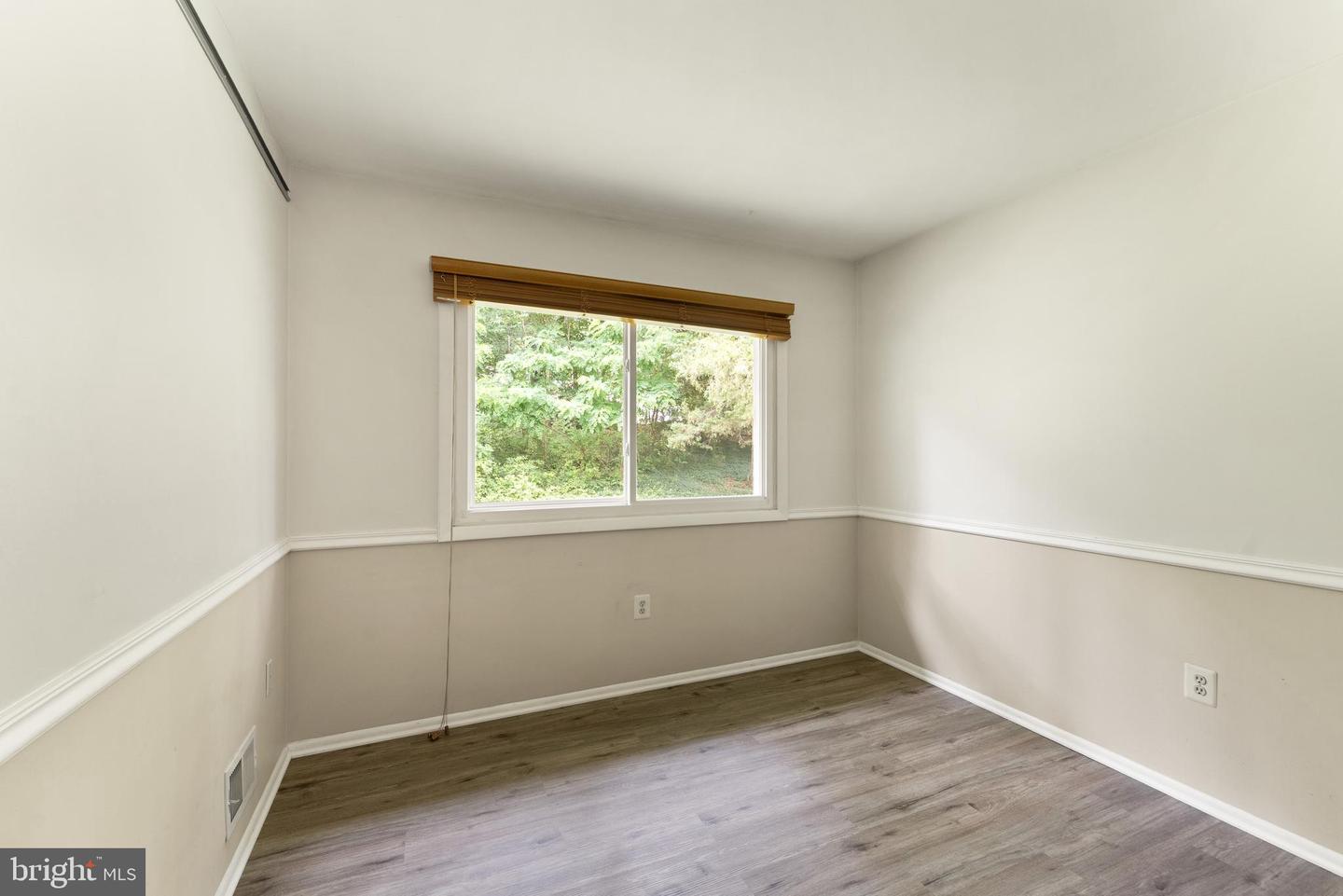402 SUGARLAND RUN DR, STERLING, Virginia 20164, 4 Bedrooms Bedrooms, ,3 BathroomsBathrooms,Residential,For sale,402 SUGARLAND RUN DR,VALO2099264 MLS # VALO2099264