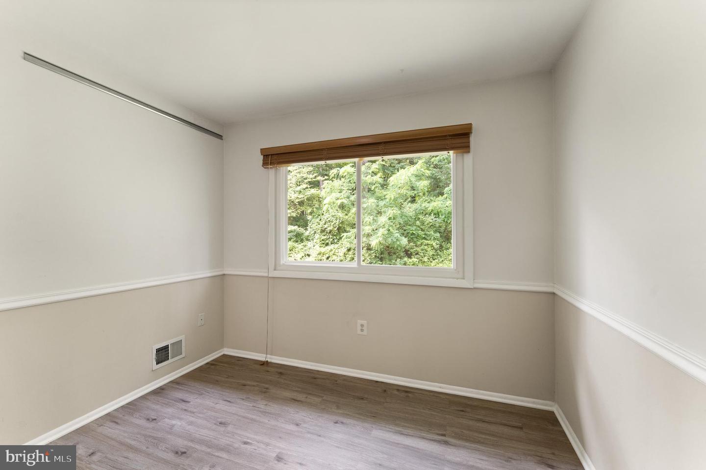 402 SUGARLAND RUN DR, STERLING, Virginia 20164, 4 Bedrooms Bedrooms, ,3 BathroomsBathrooms,Residential,For sale,402 SUGARLAND RUN DR,VALO2099264 MLS # VALO2099264