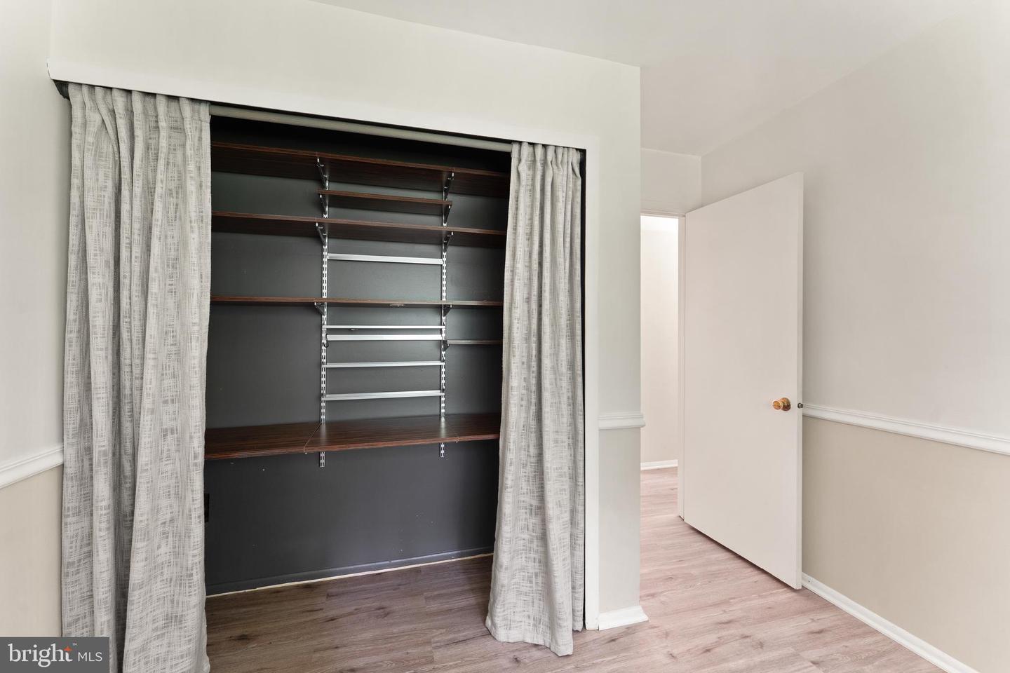 402 SUGARLAND RUN DR, STERLING, Virginia 20164, 4 Bedrooms Bedrooms, ,3 BathroomsBathrooms,Residential,For sale,402 SUGARLAND RUN DR,VALO2099264 MLS # VALO2099264