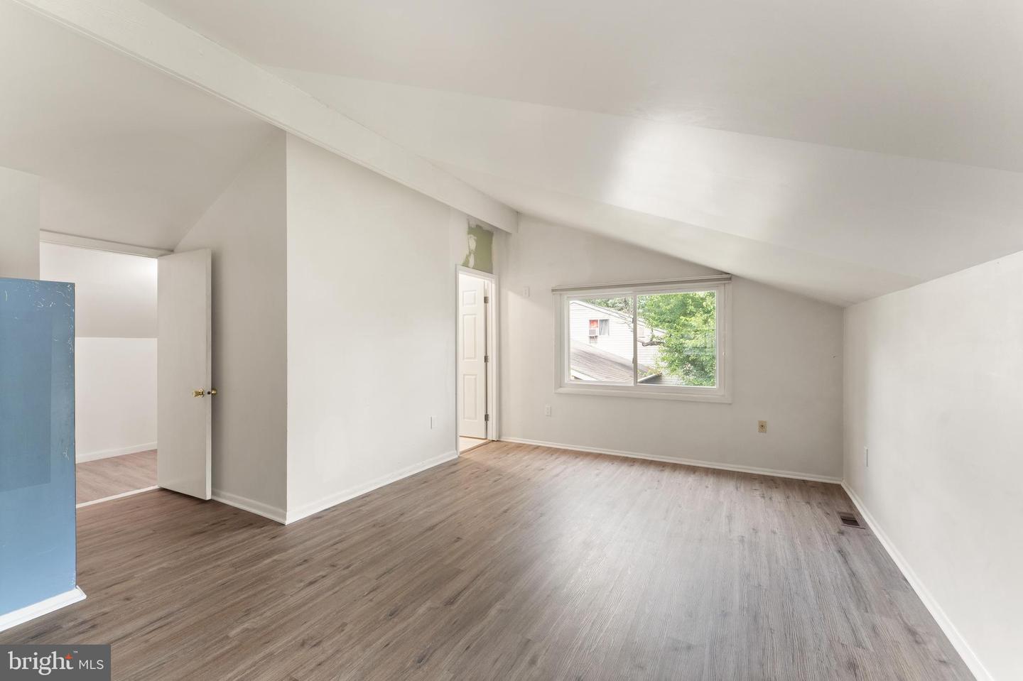402 SUGARLAND RUN DR, STERLING, Virginia 20164, 4 Bedrooms Bedrooms, ,3 BathroomsBathrooms,Residential,For sale,402 SUGARLAND RUN DR,VALO2099264 MLS # VALO2099264
