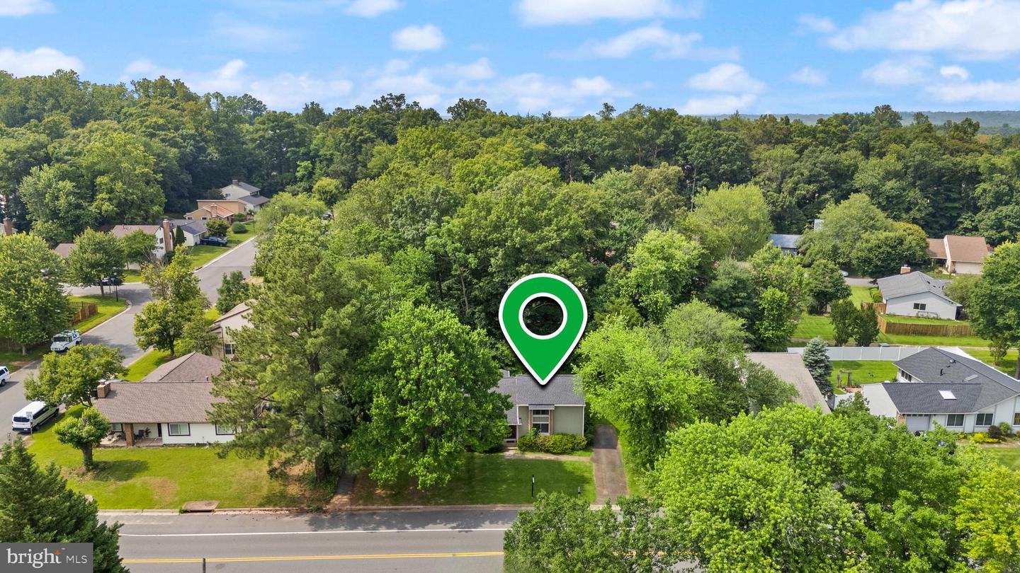 402 SUGARLAND RUN DR, STERLING, Virginia 20164, 4 Bedrooms Bedrooms, ,3 BathroomsBathrooms,Residential,For sale,402 SUGARLAND RUN DR,VALO2099264 MLS # VALO2099264